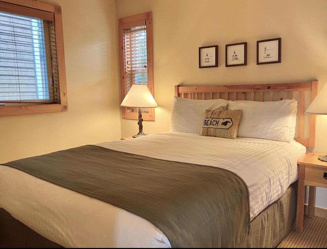 Lighthouse Inn photo 38