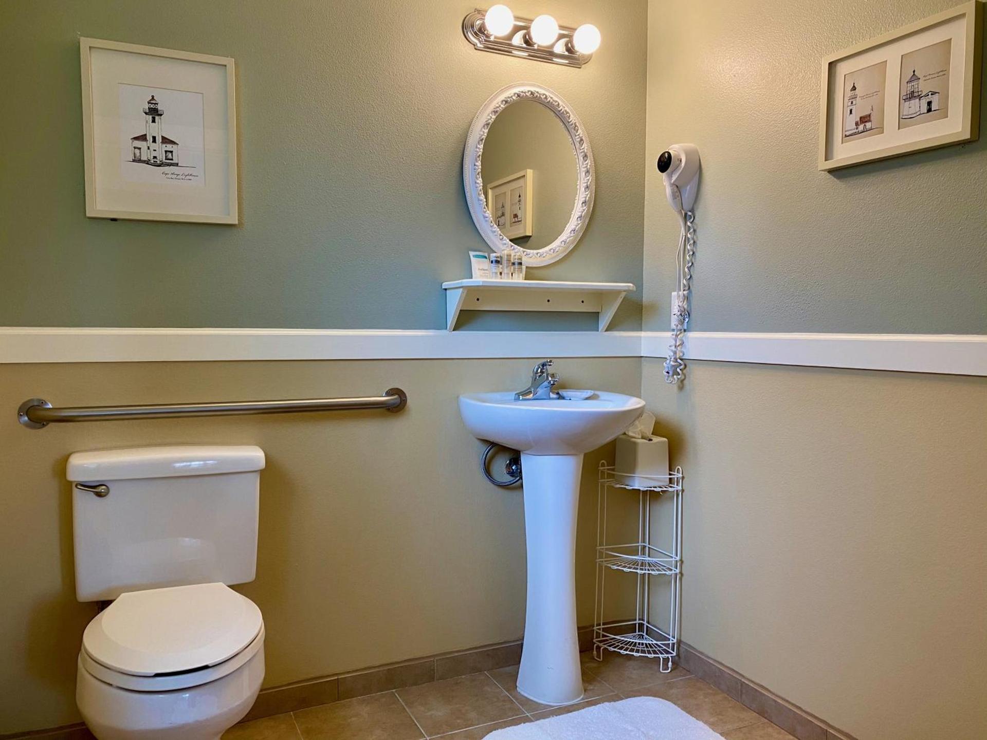 Lighthouse Inn photo 12