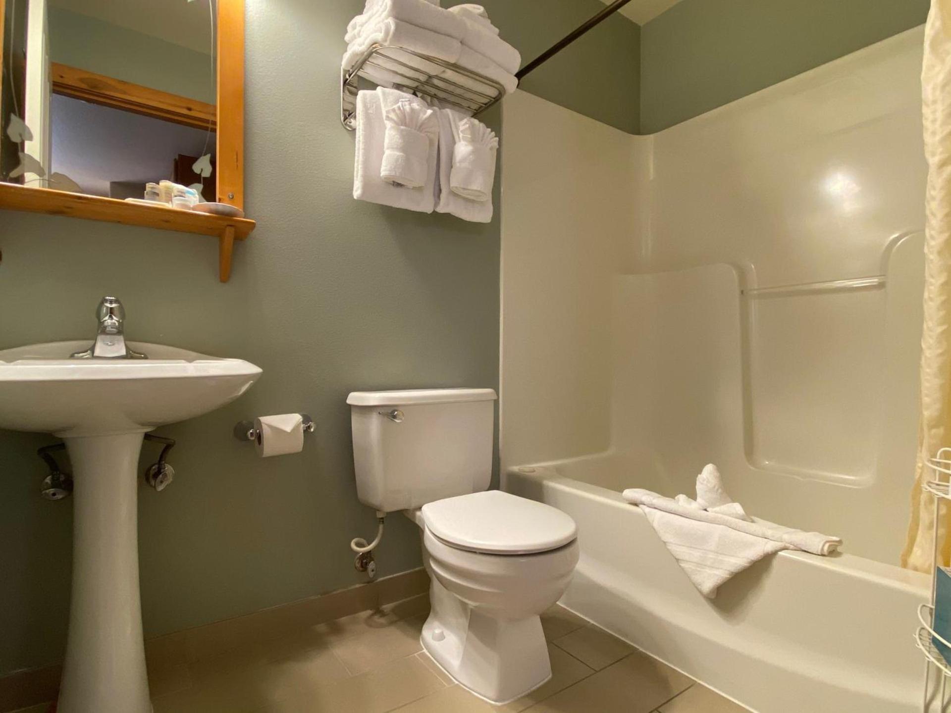 Lighthouse Inn photo 19