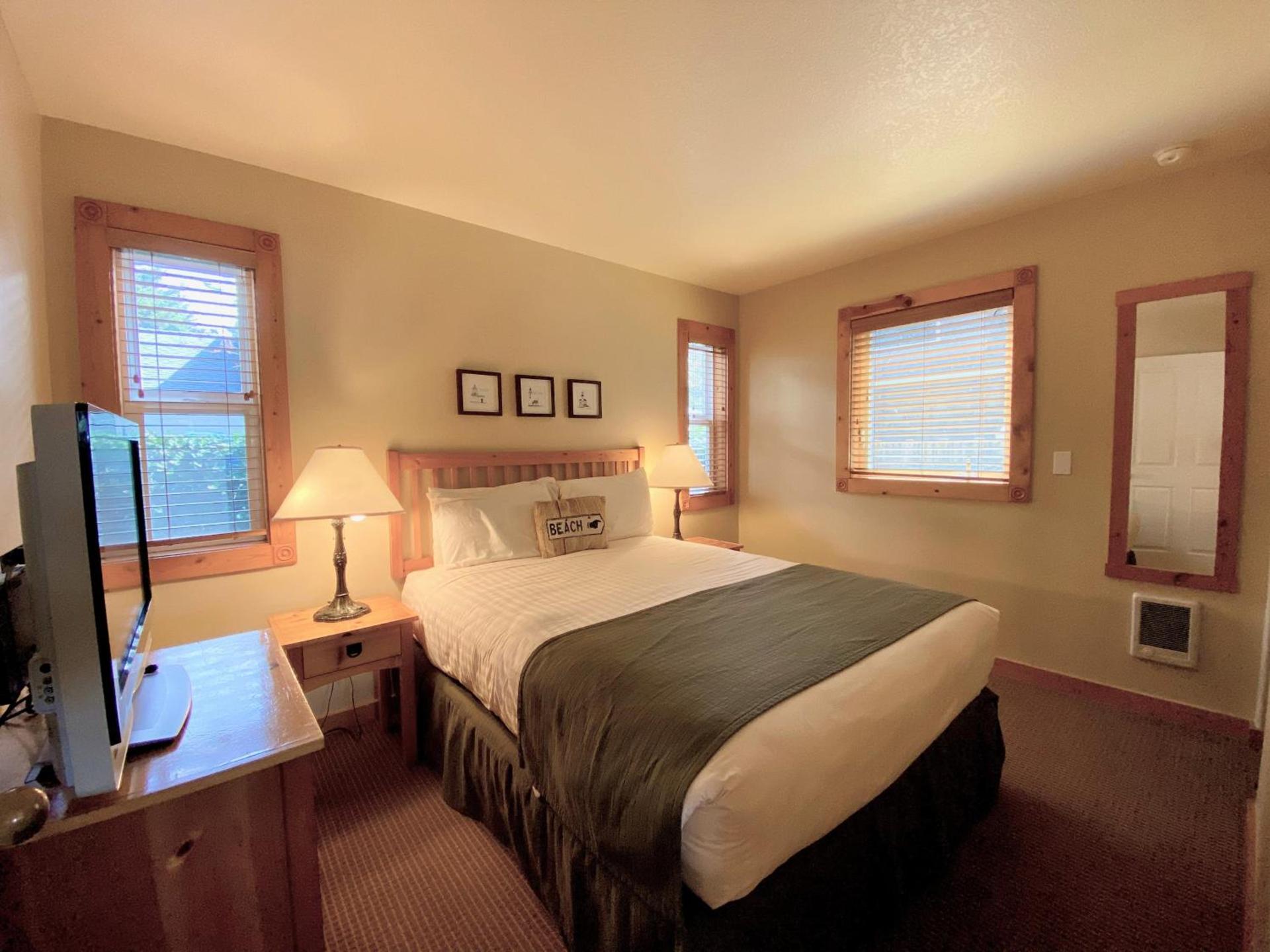 Lighthouse Inn photo 29