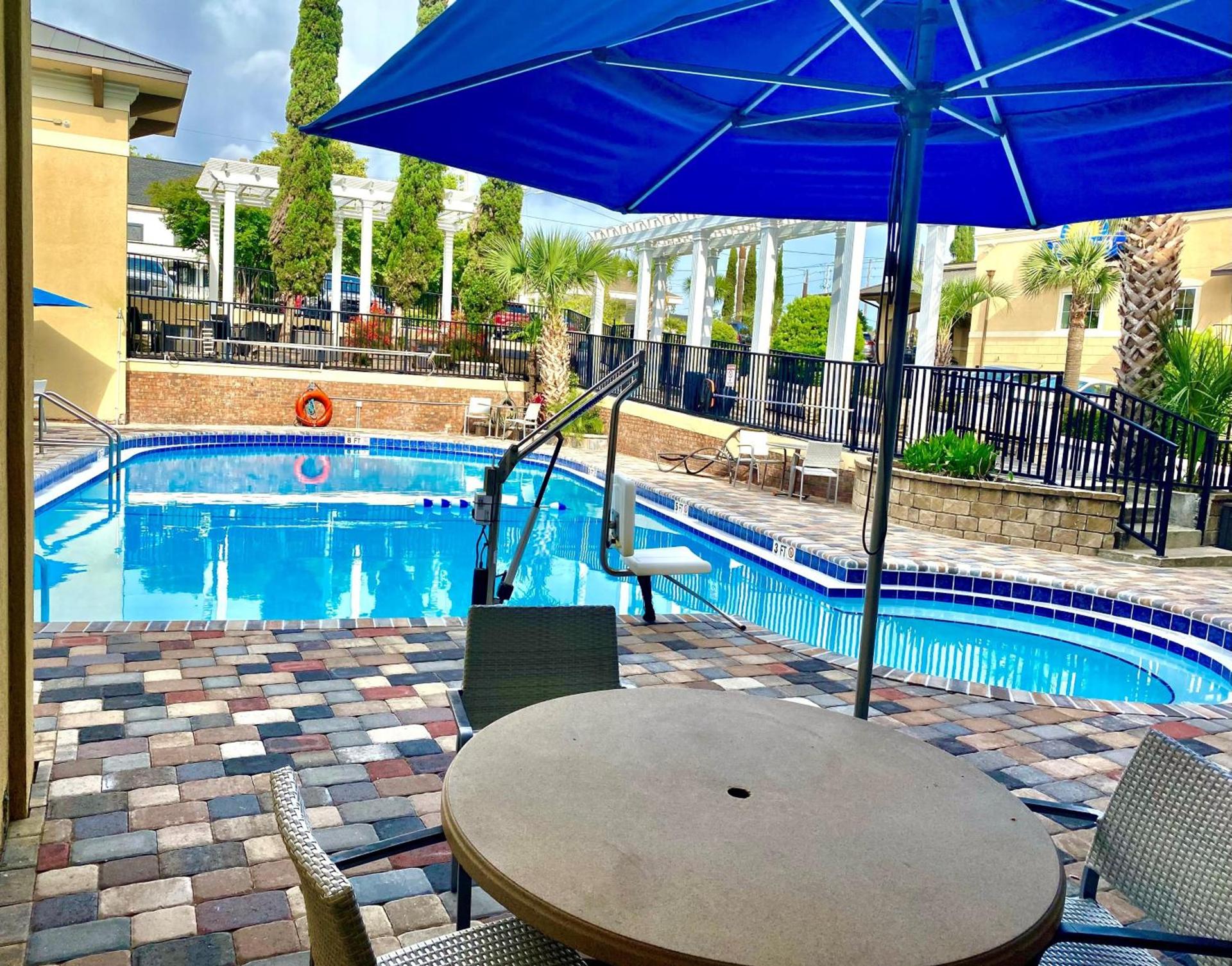 Days Inn by Wyndham Pensacola - Historic Downtown photo 10