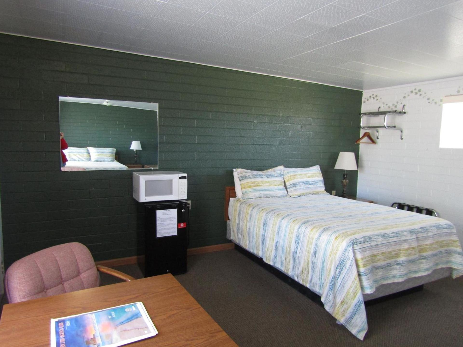 Lamplighter Lodge photo 10