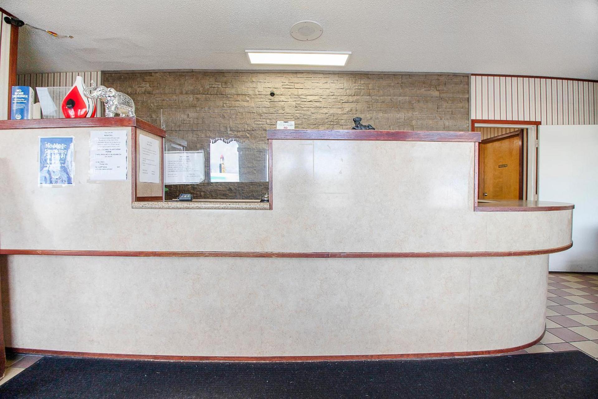 Hotel O Daylight Inn Elkhart I-90, IN photo 10