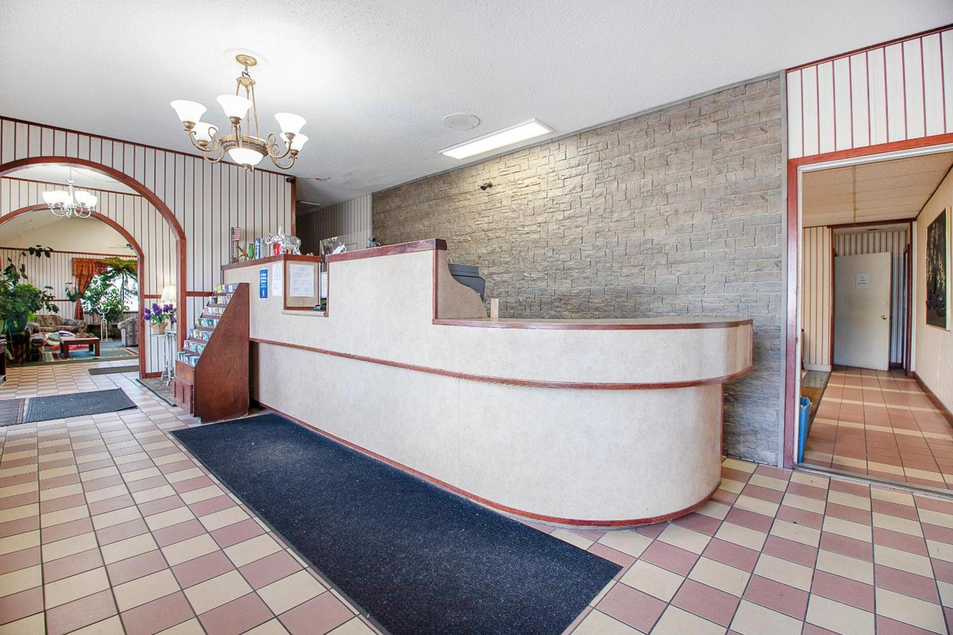 Hotel O Daylight Inn Elkhart I-90, IN photo 11