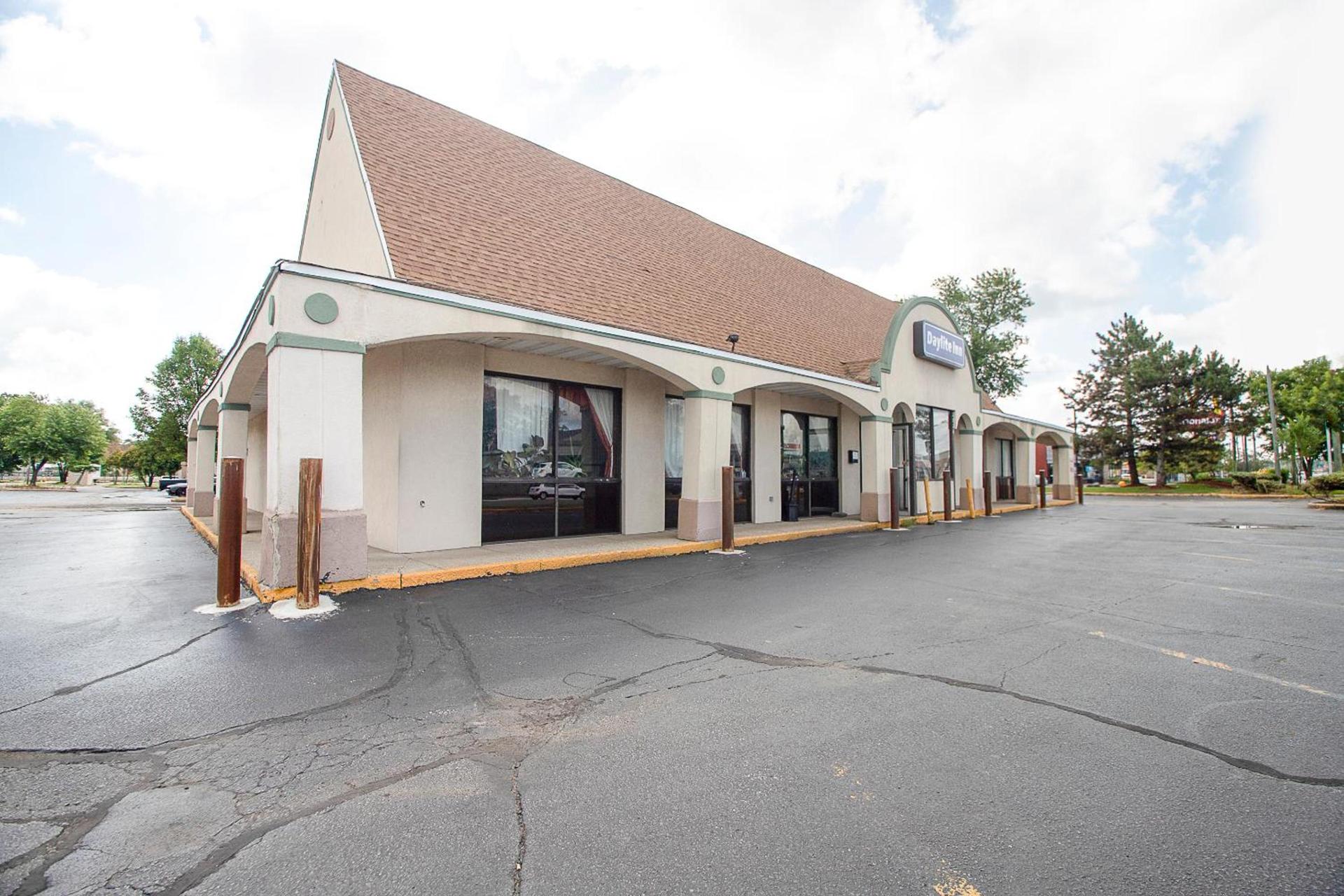 Hotel O Daylight Inn Elkhart I-90, IN photo 13