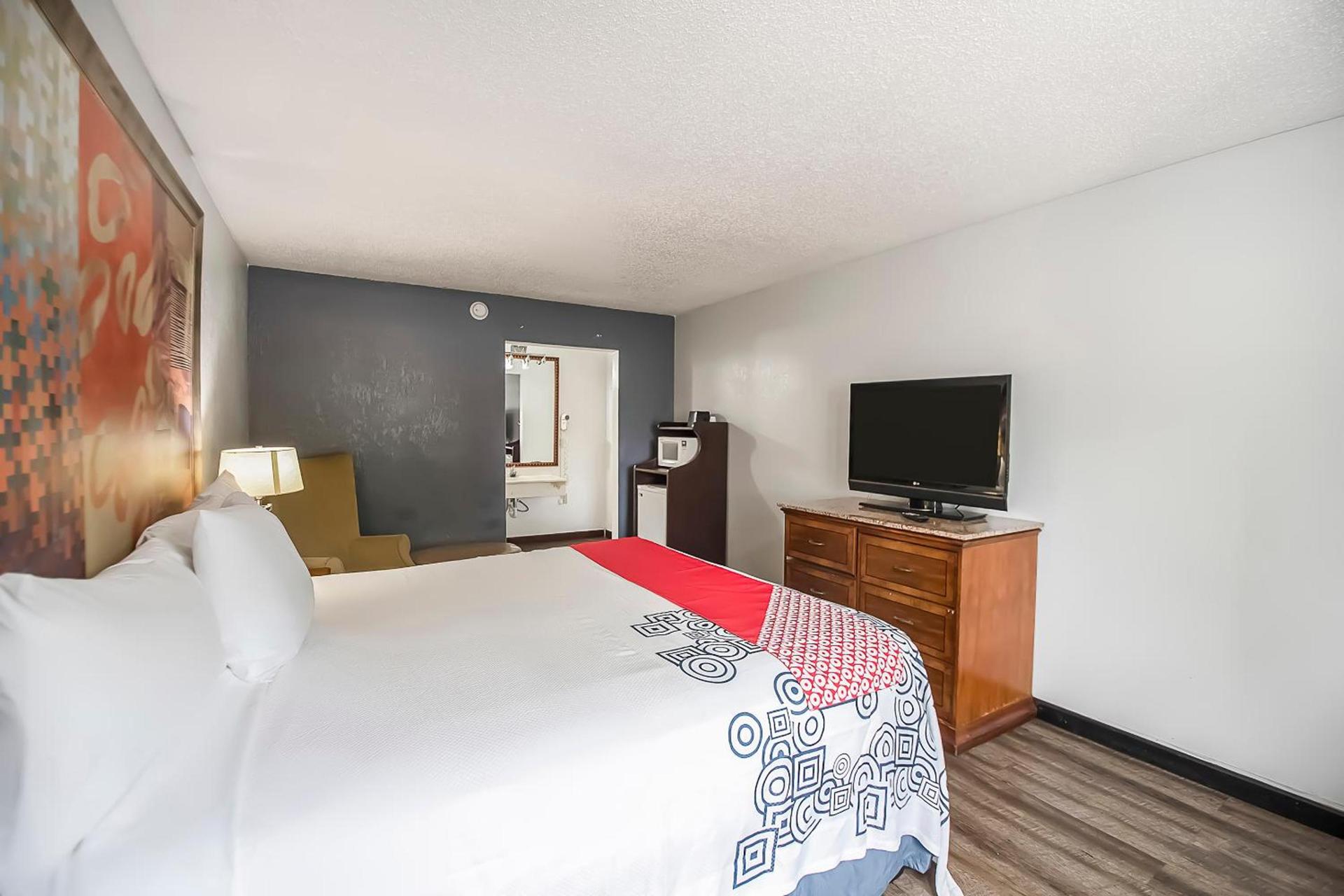Hotel O Daylight Inn Elkhart I-90, IN photo 28
