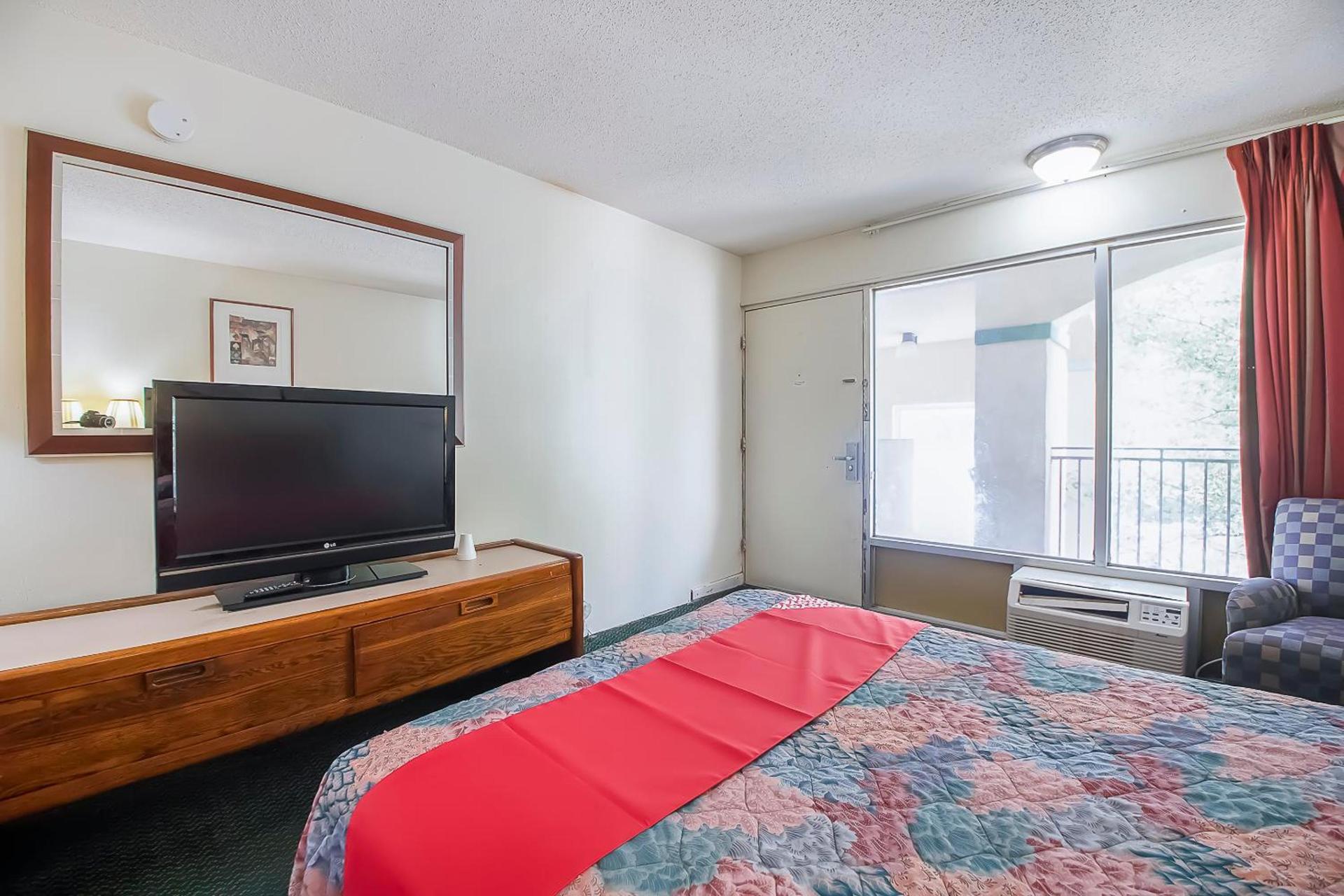 Hotel O Daylight Inn Elkhart I-90, IN photo 35