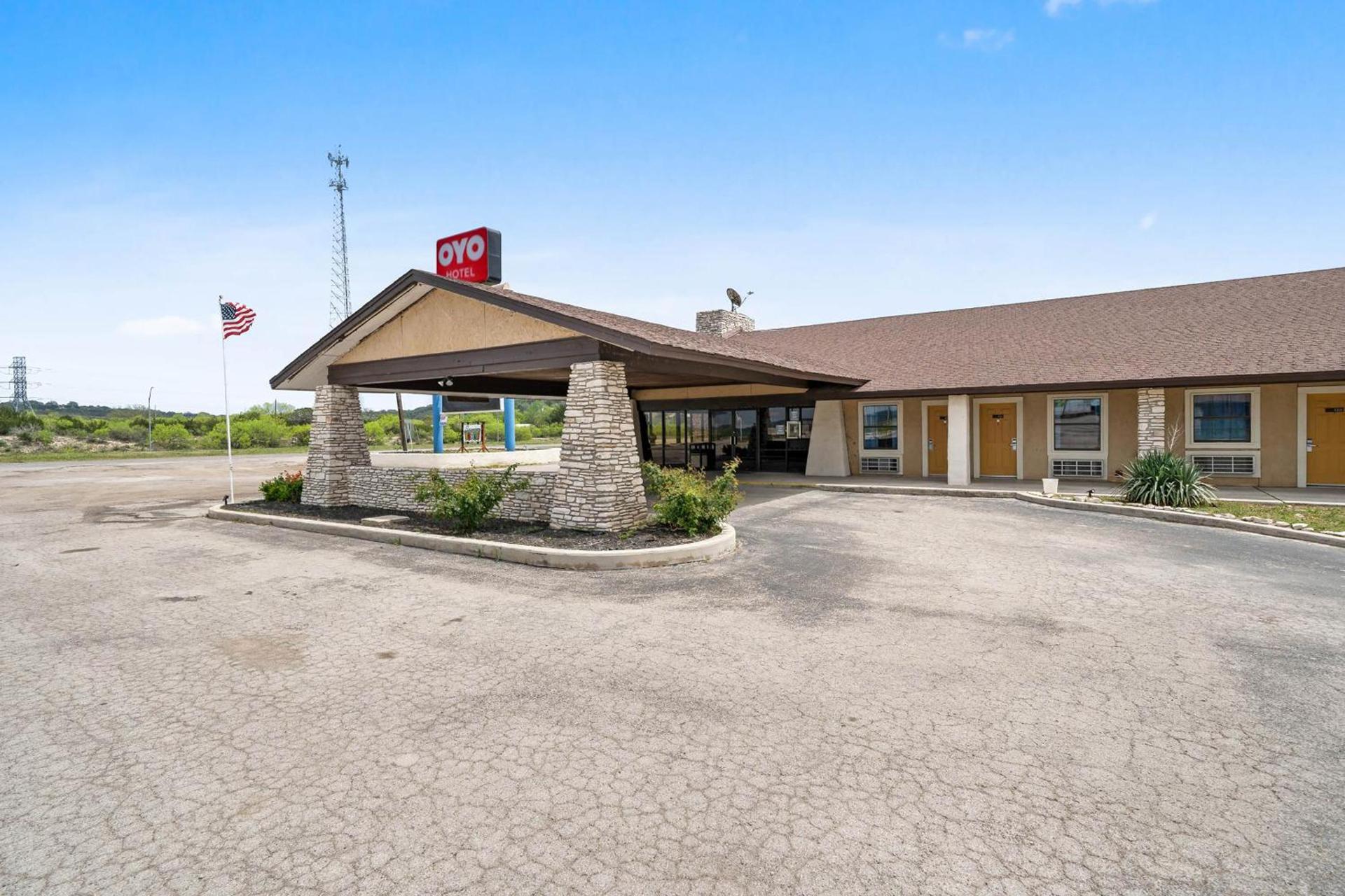 Segovia Lodge Junction TX I -10 photo 8