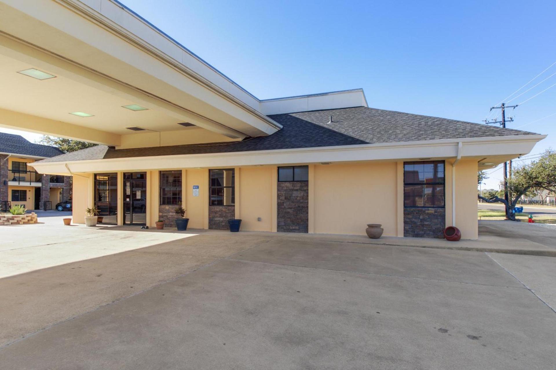 OYO Hotel Ingleside TX photo 51