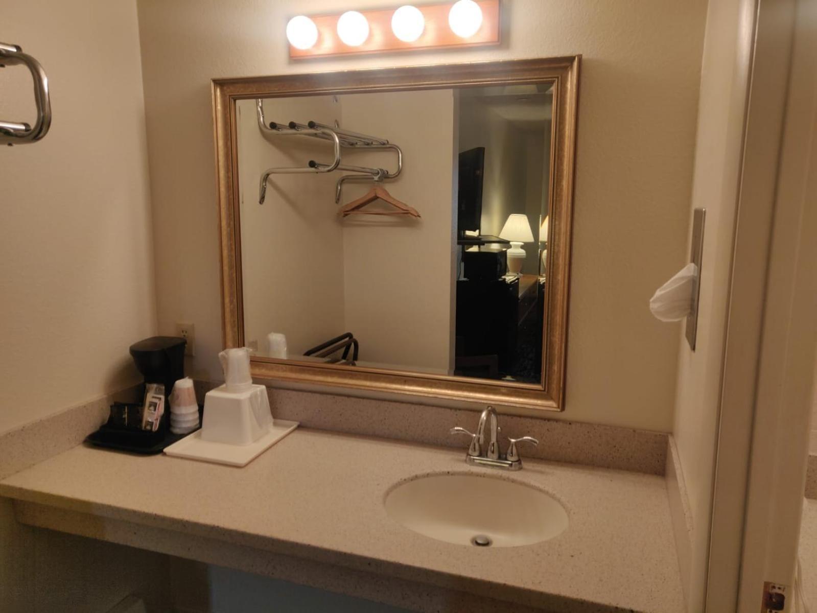 Skyline Motor Inn photo 26