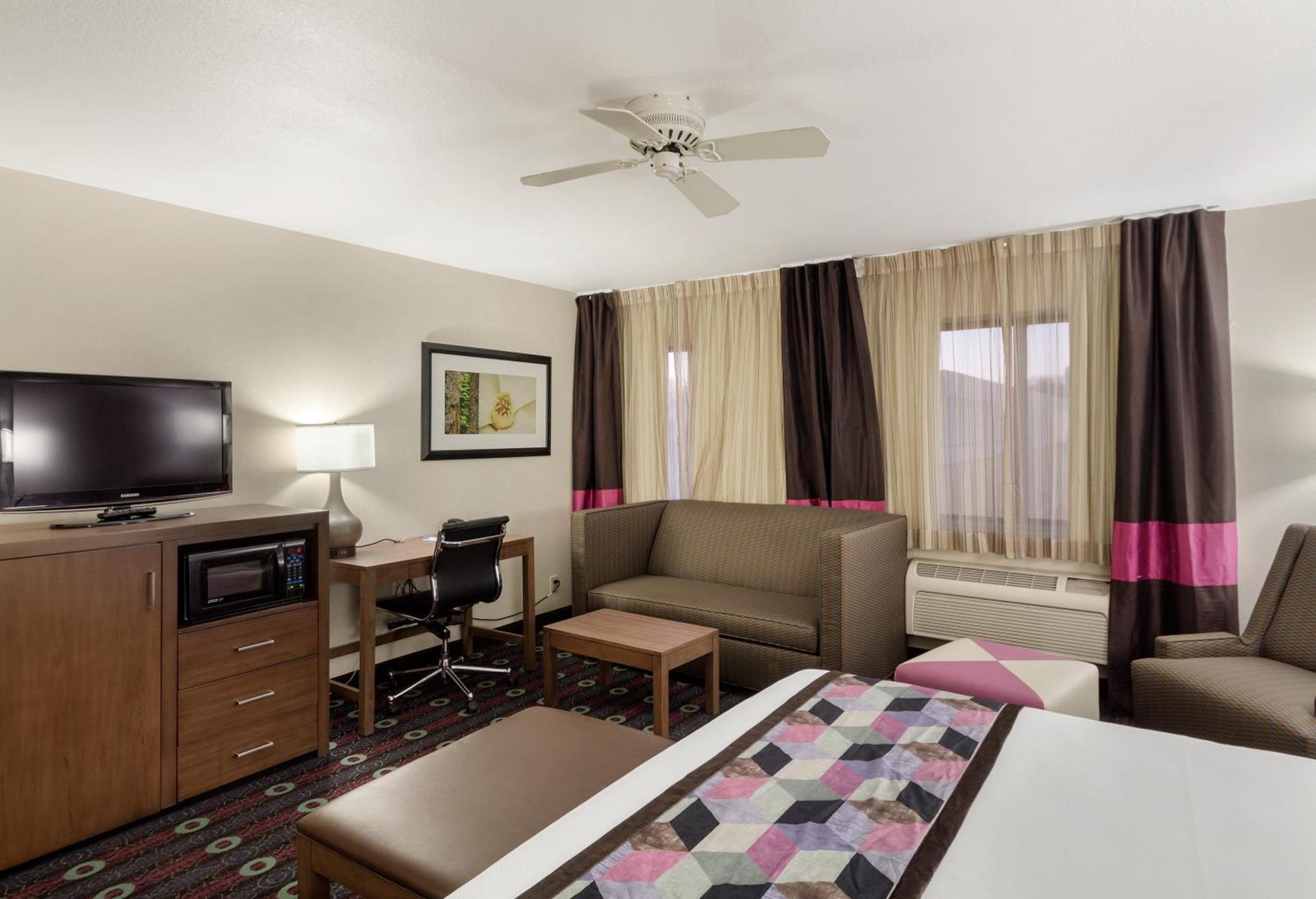 Comfort Inn Tulsa Midtown photo 44