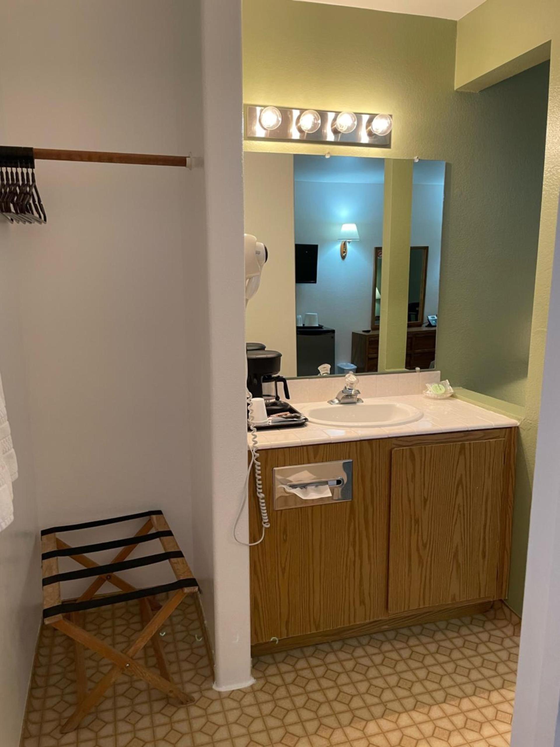 Murphey's Motel LLC photo 18