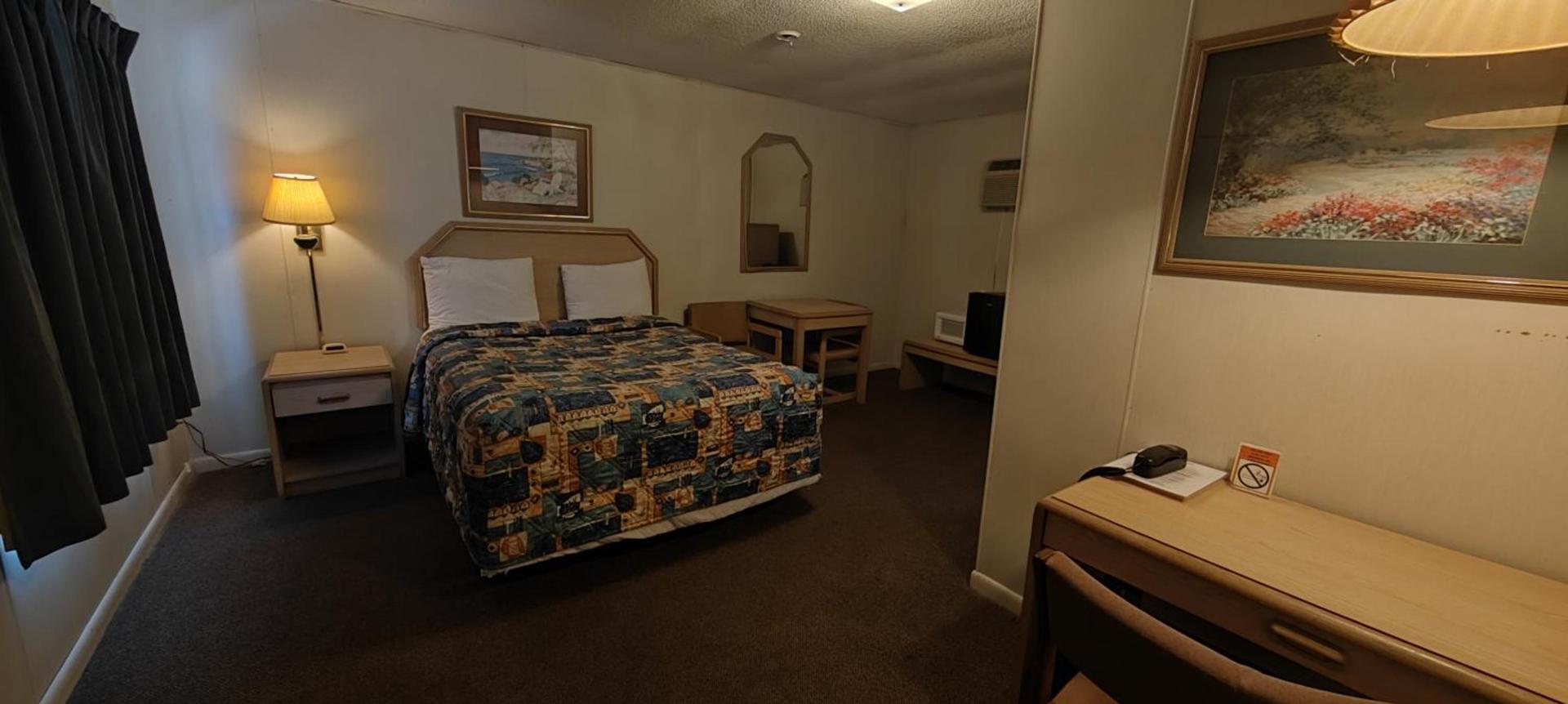 Twin Pine Motel photo 2