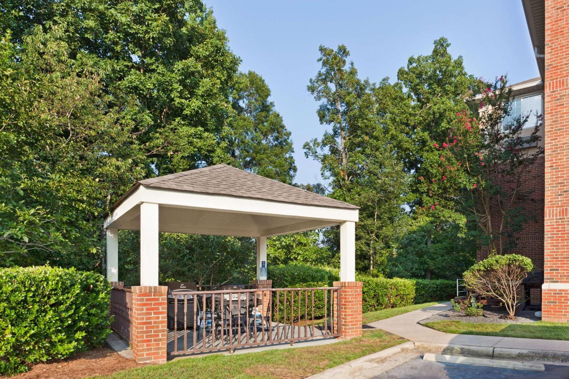 Sonesta Simply Suites Charlotte University photo 22