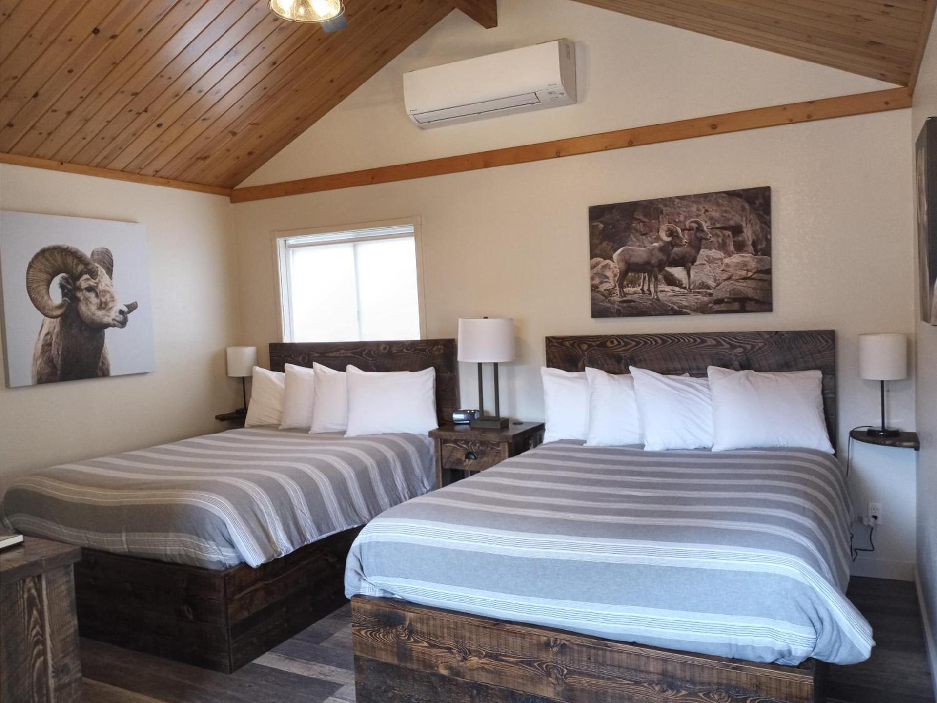 Yellowstone Riverside Cottages photo 61
