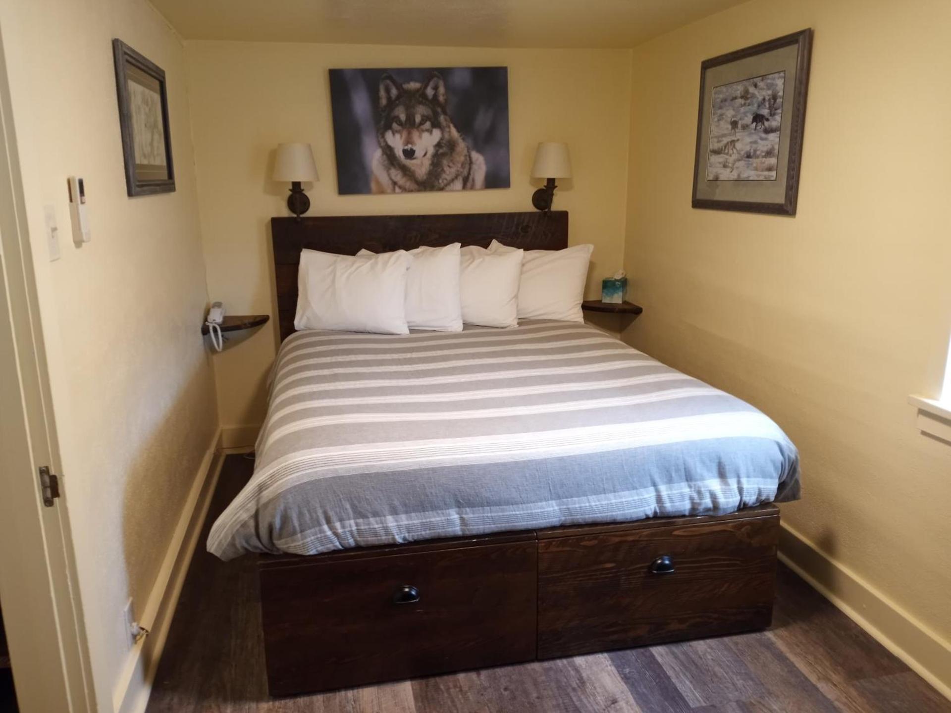Yellowstone Riverside Cottages photo 64