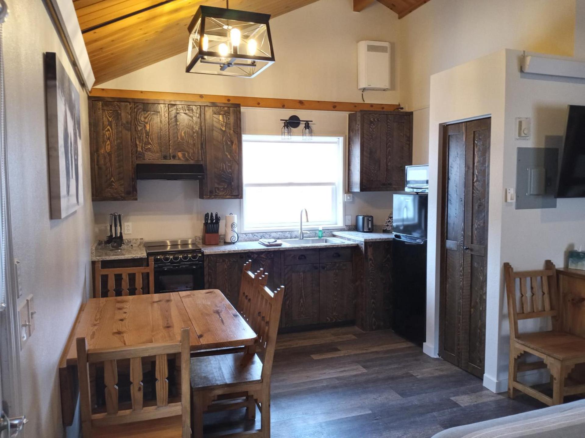 Yellowstone Riverside Cottages photo 70