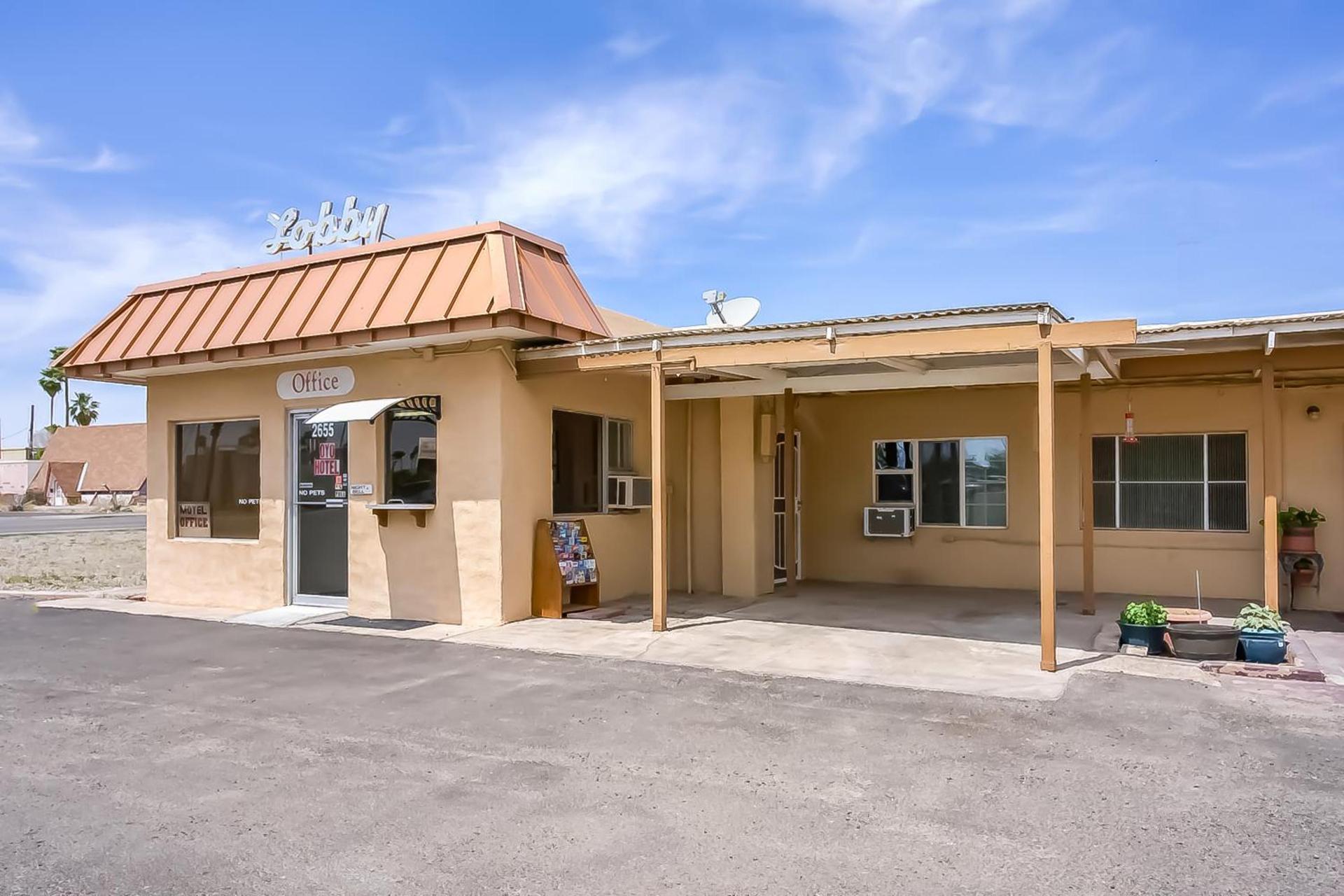 OYO Hotel Yuma AZ - I-8 US-95 photo 4