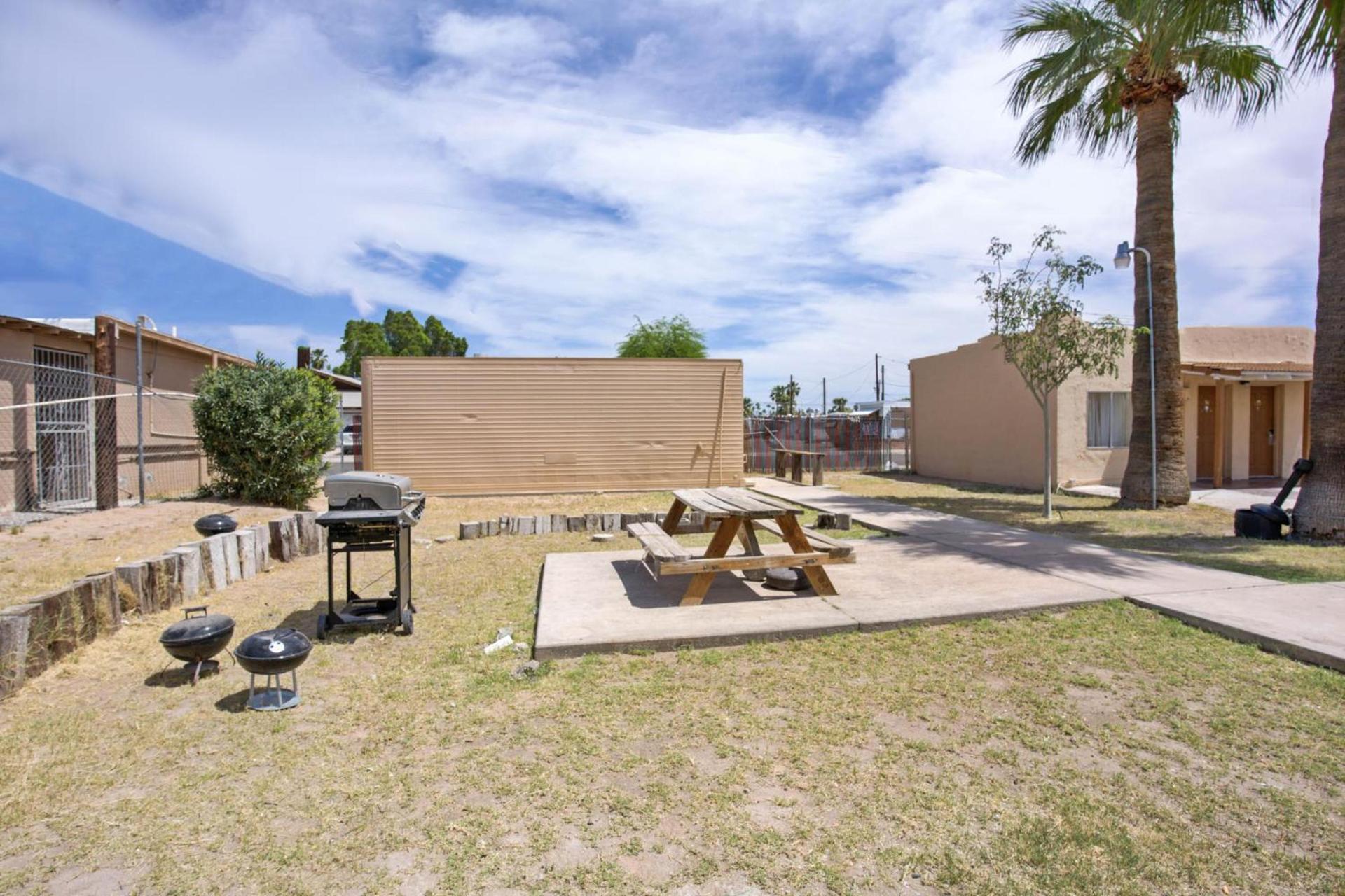OYO Hotel Yuma AZ - I-8 US-95 photo 12