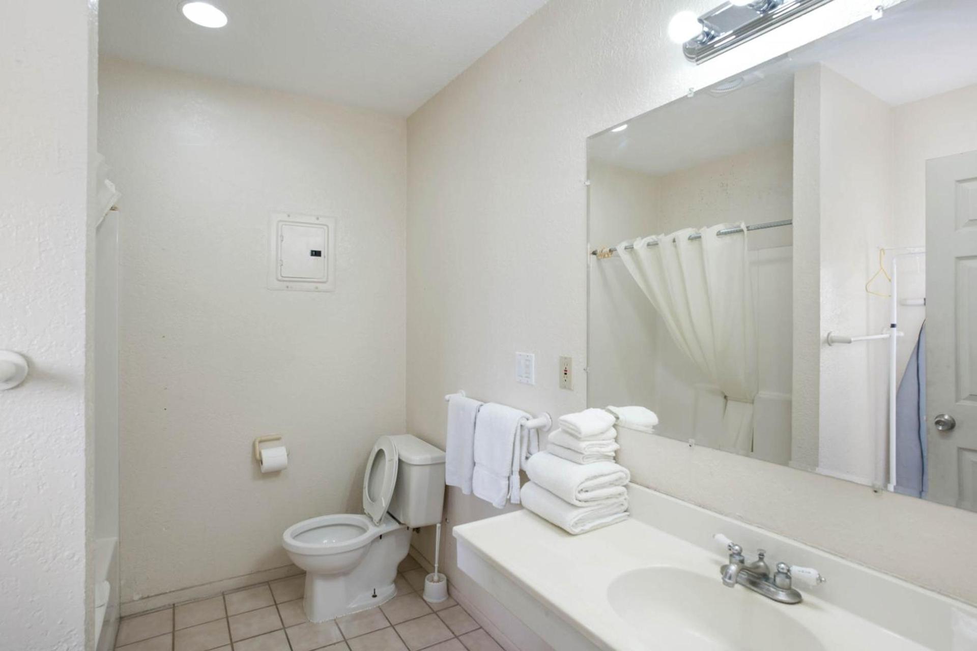 OYO Hotel Yuma AZ - I-8 US-95 photo 22