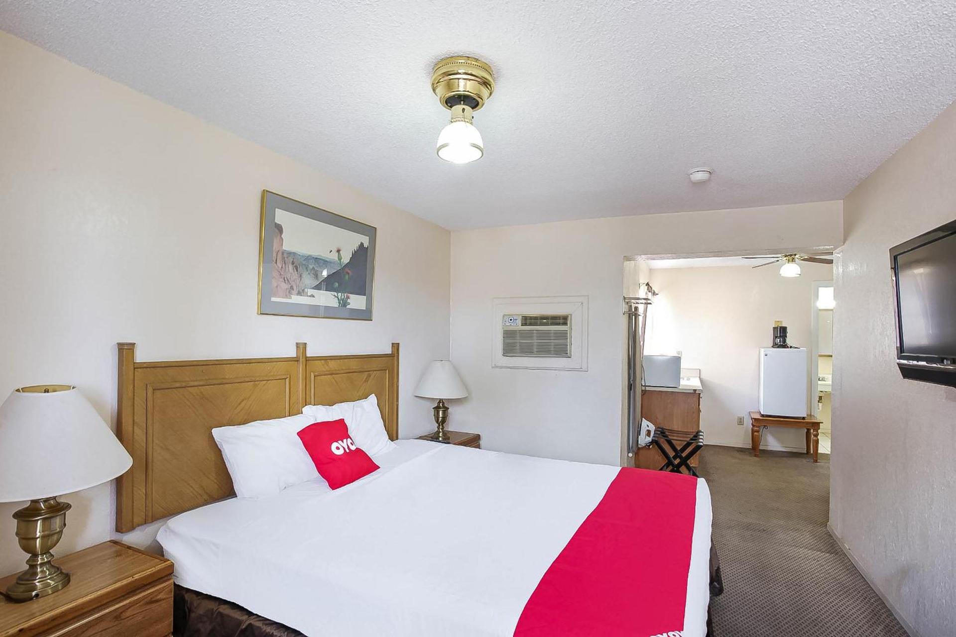 OYO Hotel Yuma AZ - I-8 US-95 photo 31