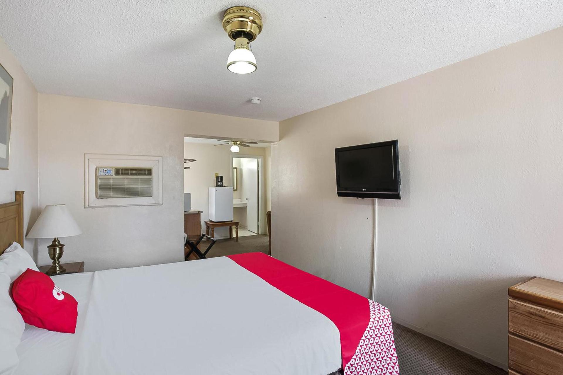 OYO Hotel Yuma AZ - I-8 US-95 photo 28
