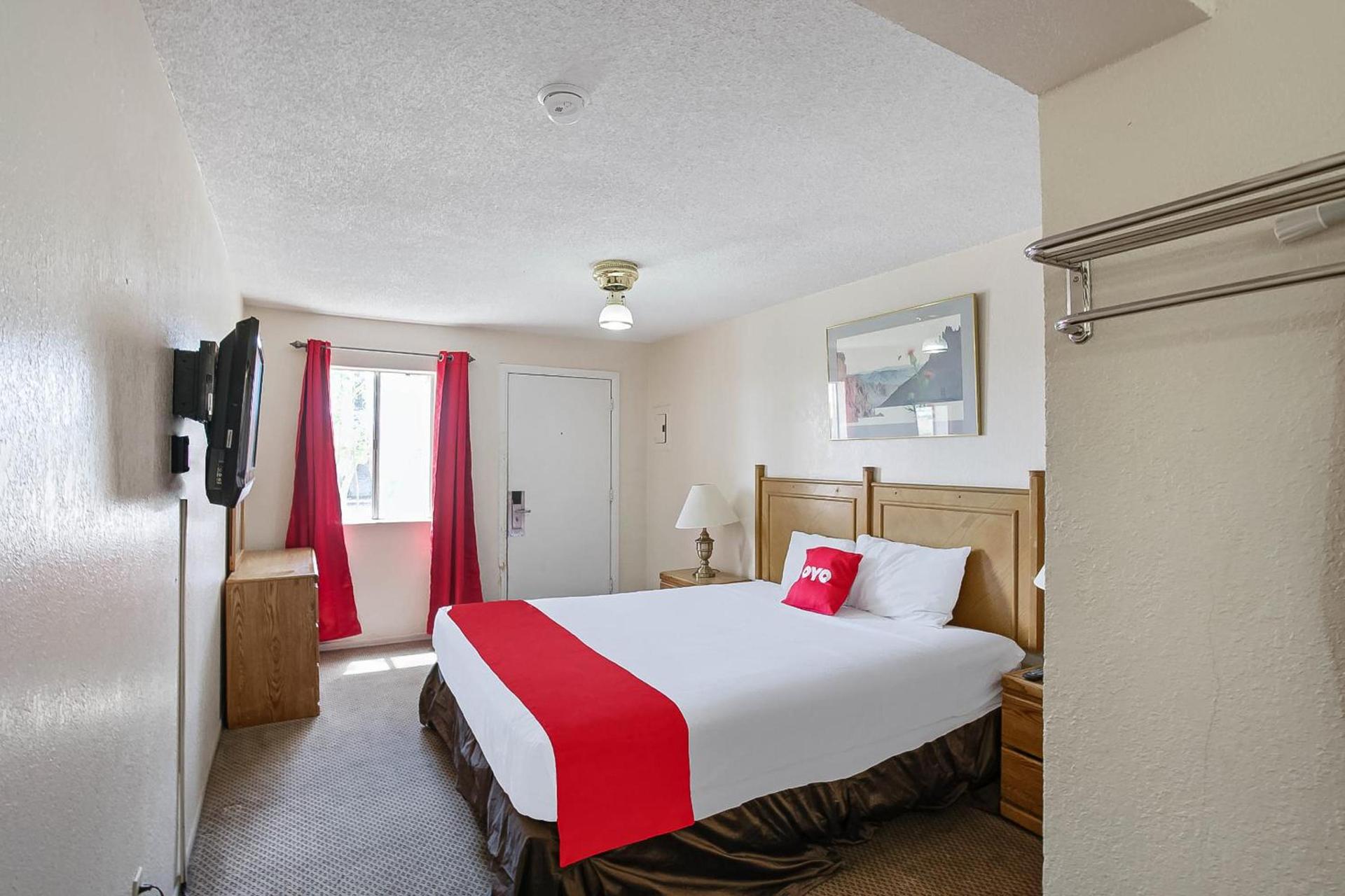 OYO Hotel Yuma AZ - I-8 US-95 photo 38
