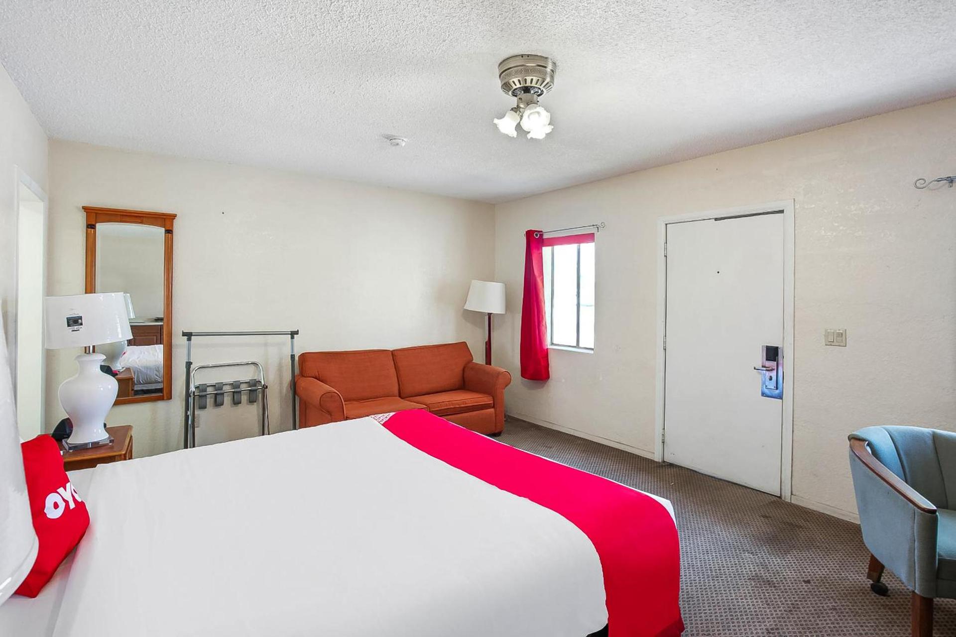 OYO Hotel Yuma AZ - I-8 US-95 photo 39