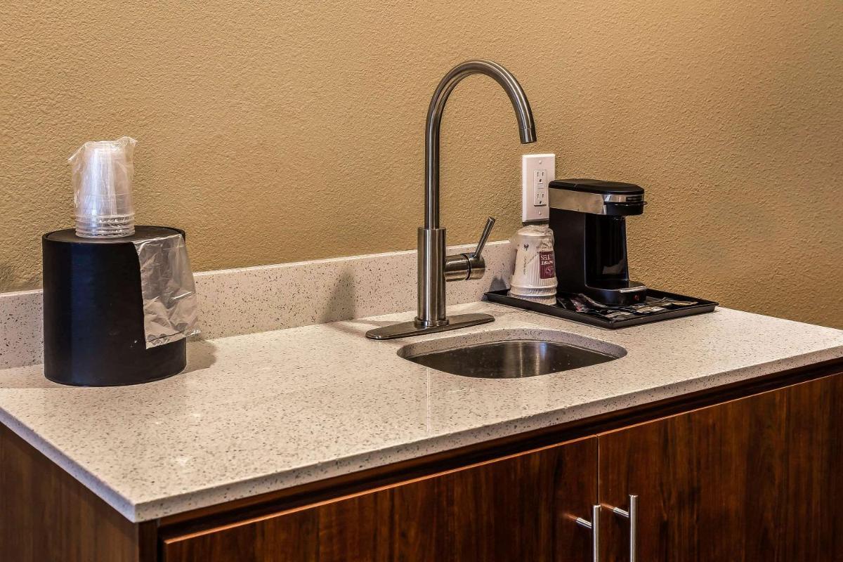 Comfort Suites San Jose Airport photo 3