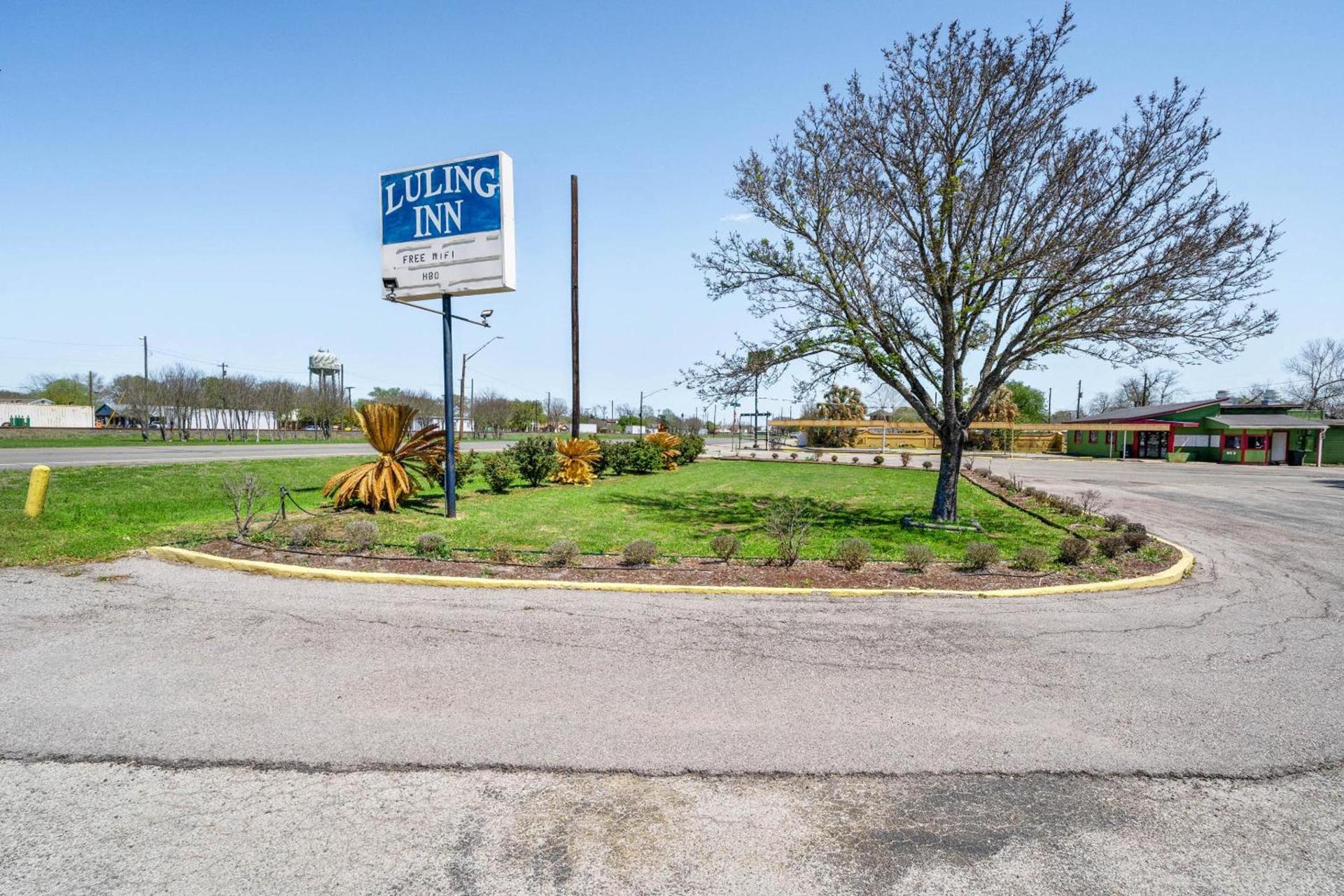 OYO Hotel Luling TX Downtown I-10/US-90 photo 10