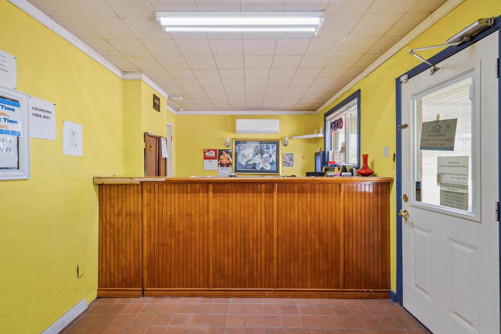 OYO Hotel Luling TX Downtown I-10/US-90 photo 14