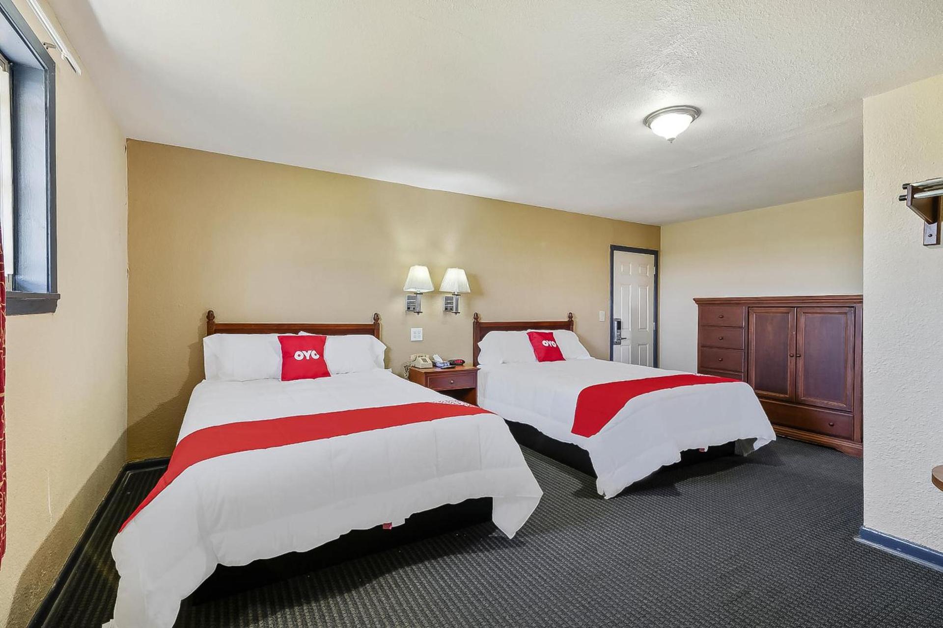 OYO Hotel Luling TX Downtown I-10/US-90 photo 48