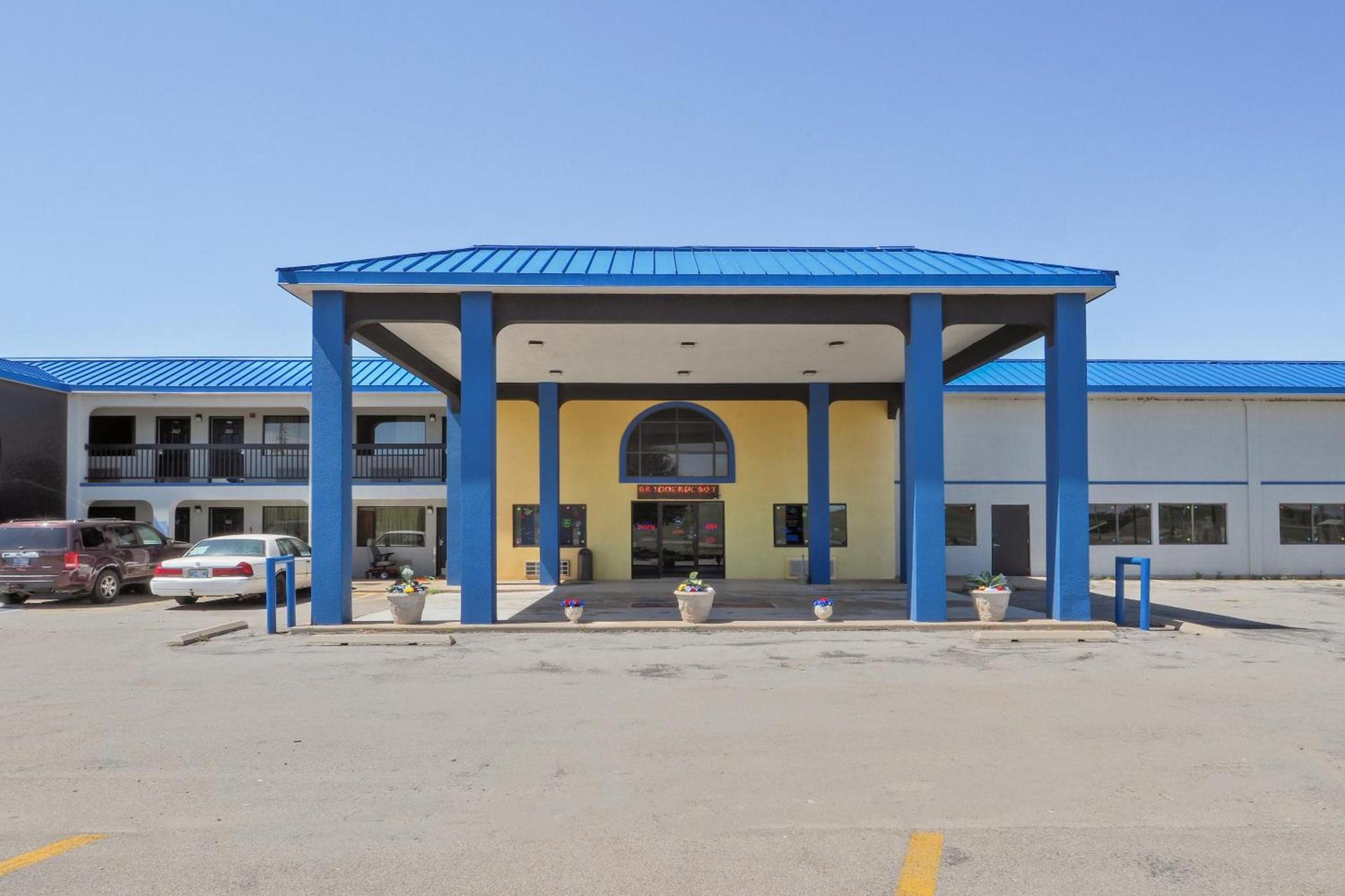 Lonestar Inn & Suites, Erick OK Hwy 40 BY OYO photo 4