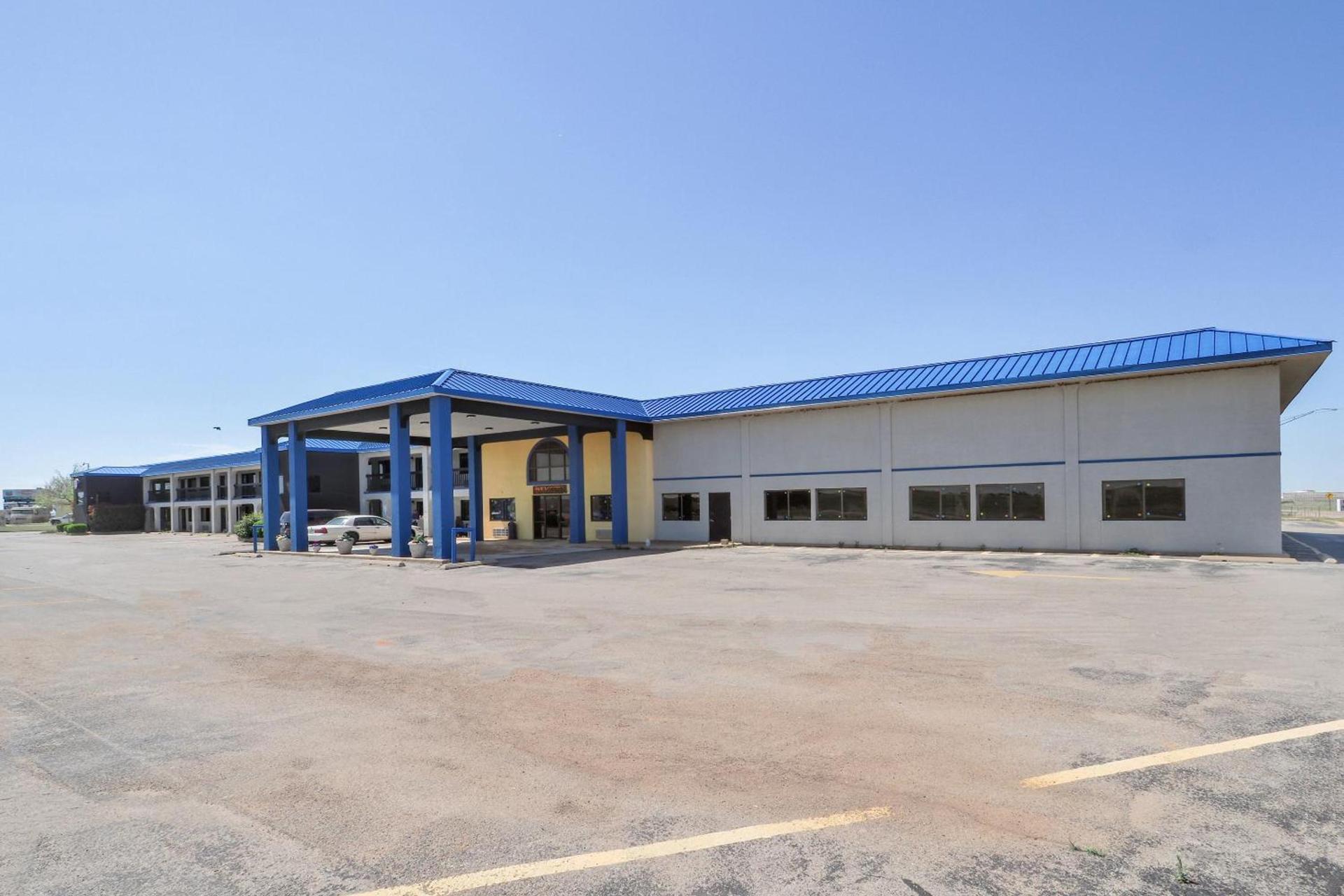 Lonestar Inn & Suites, Erick OK Hwy 40 BY OYO photo 5