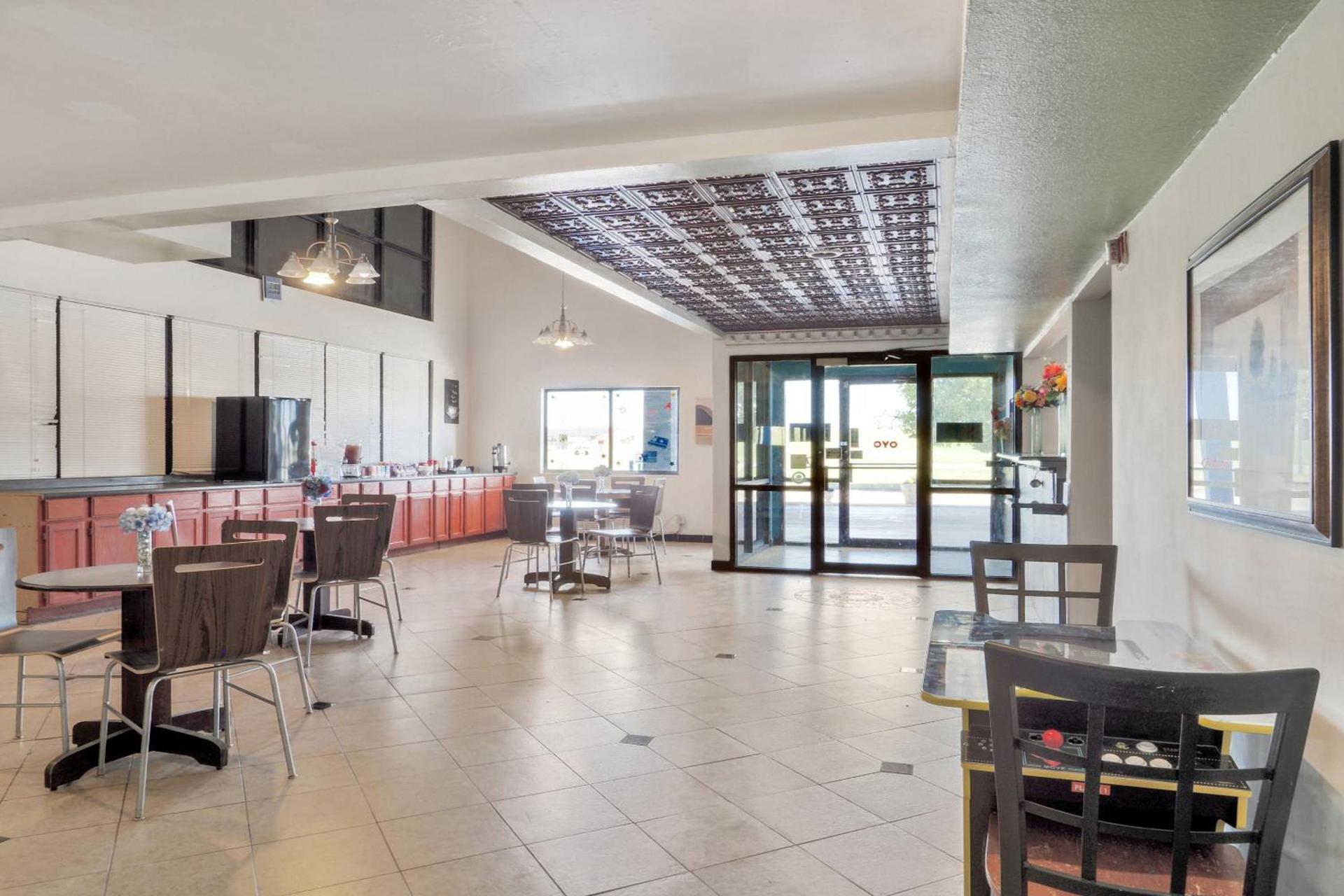 Lonestar Inn & Suites, Erick OK Hwy 40 BY OYO photo 35