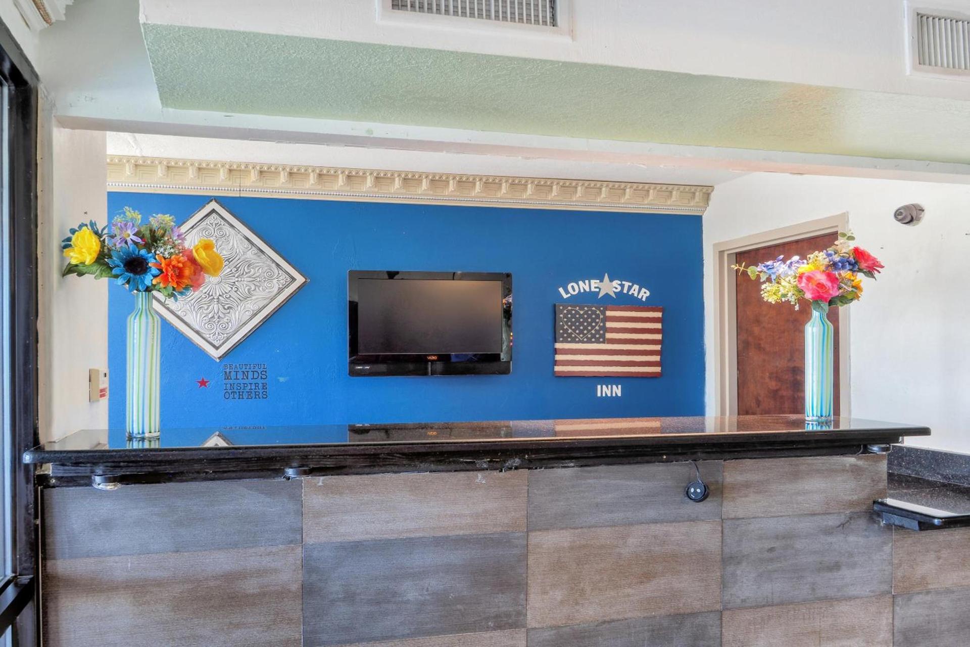 Lonestar Inn & Suites, Erick OK Hwy 40 BY OYO photo 37