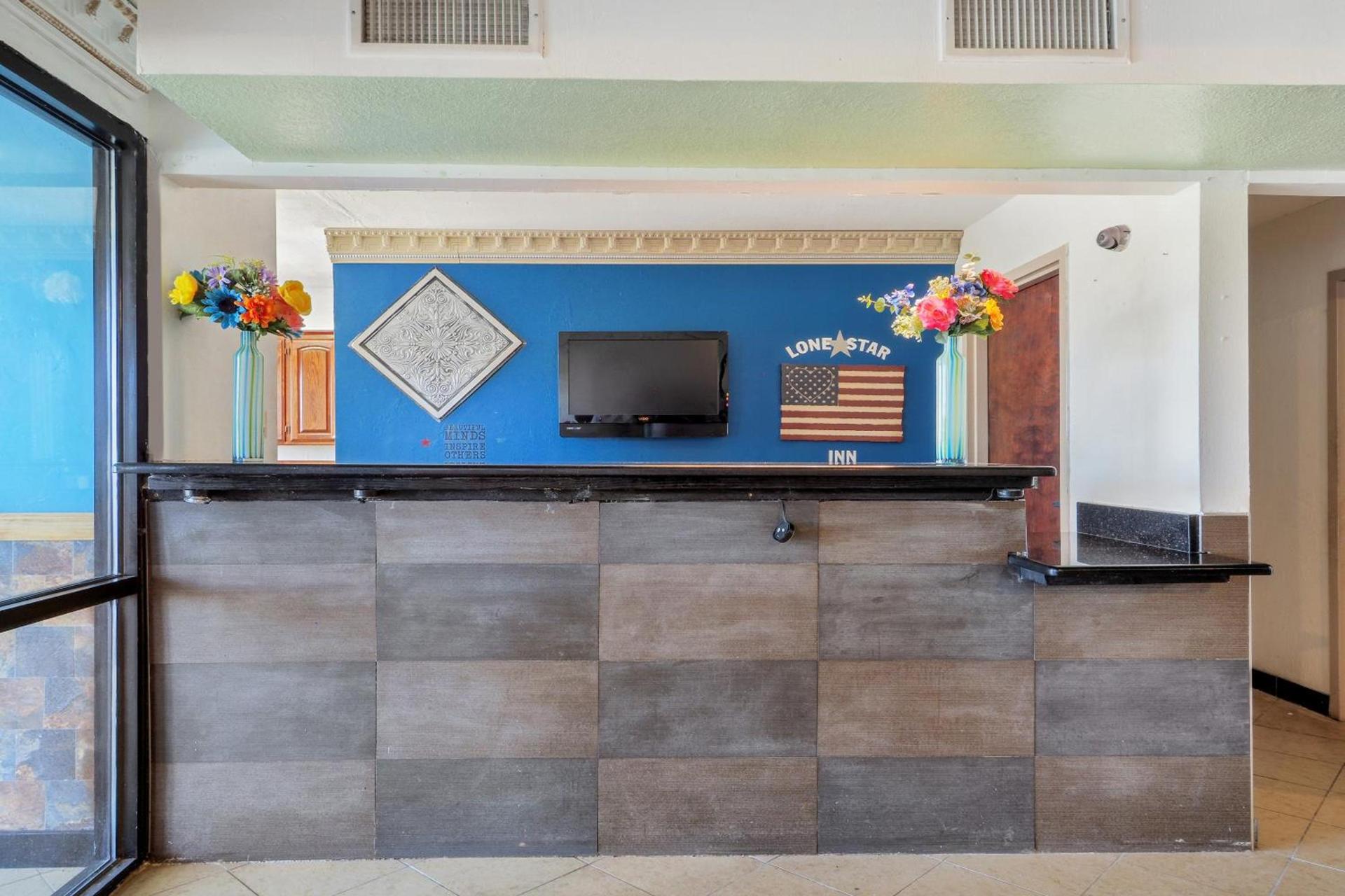 Lonestar Inn & Suites, Erick OK Hwy 40 BY OYO photo 11