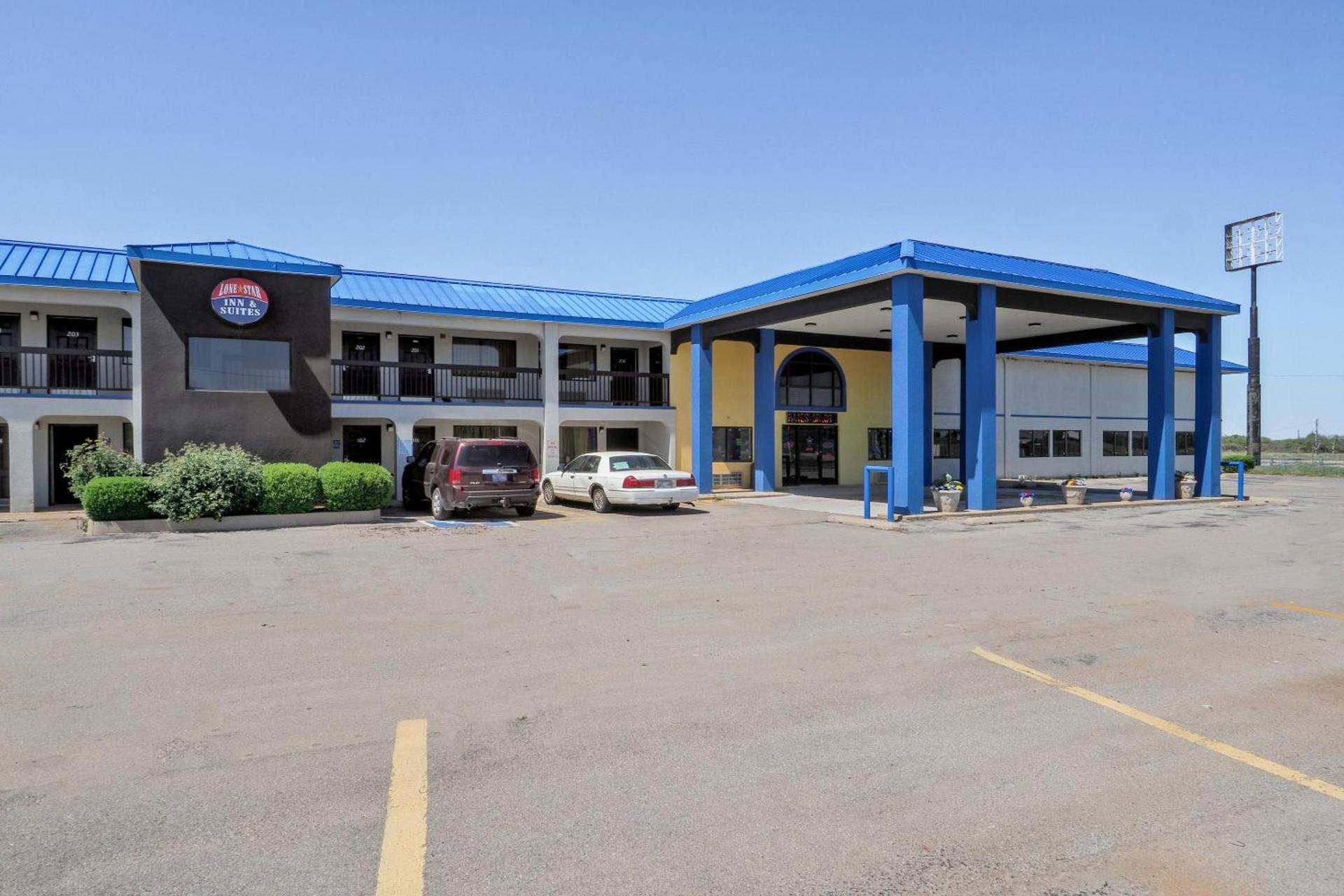 Lonestar Inn & Suites, Erick OK Hwy 40 BY OYO photo 1