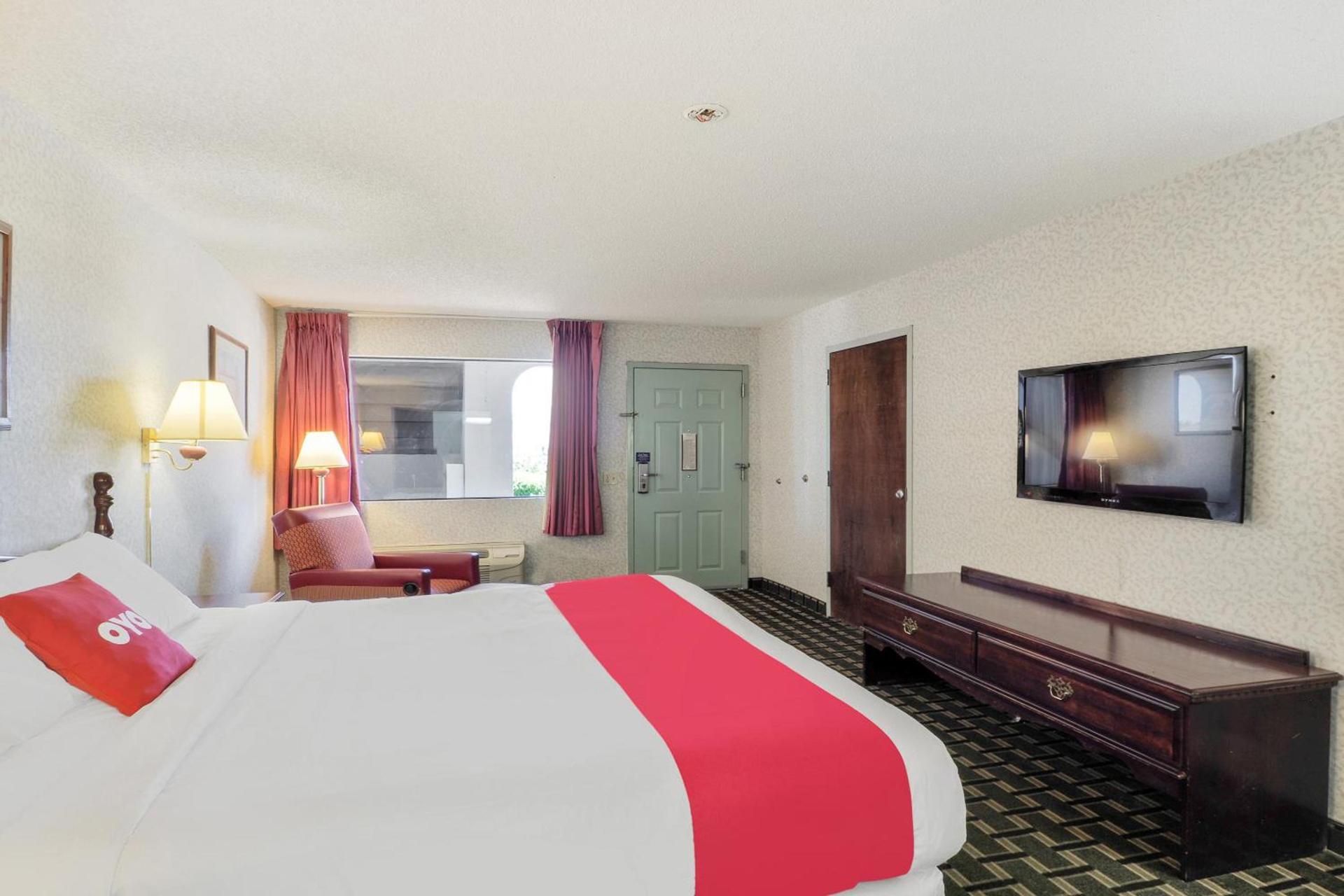 Lonestar Inn & Suites, Erick OK Hwy 40 BY OYO photo 29