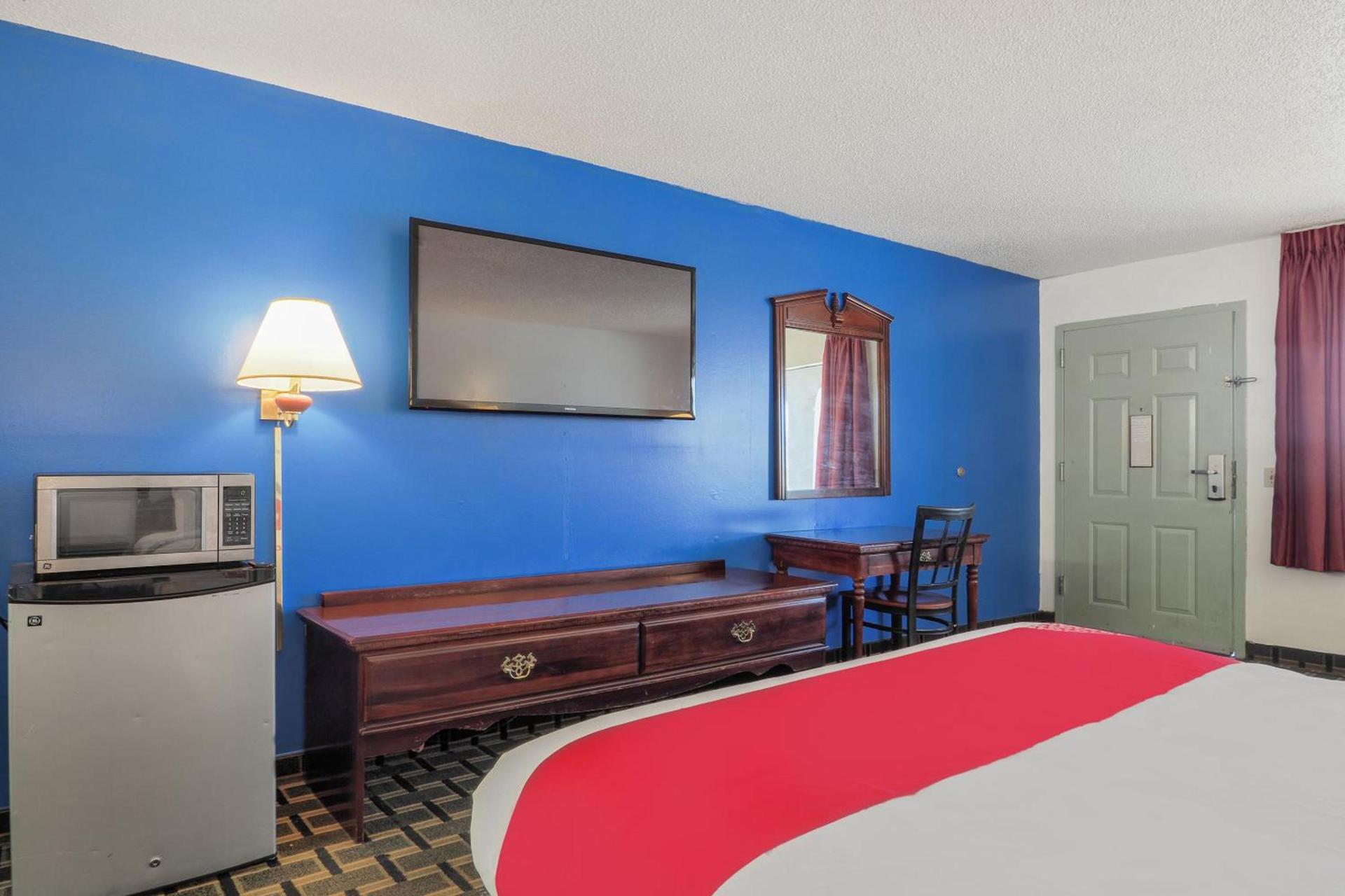 Lonestar Inn & Suites, Erick OK Hwy 40 BY OYO photo 40