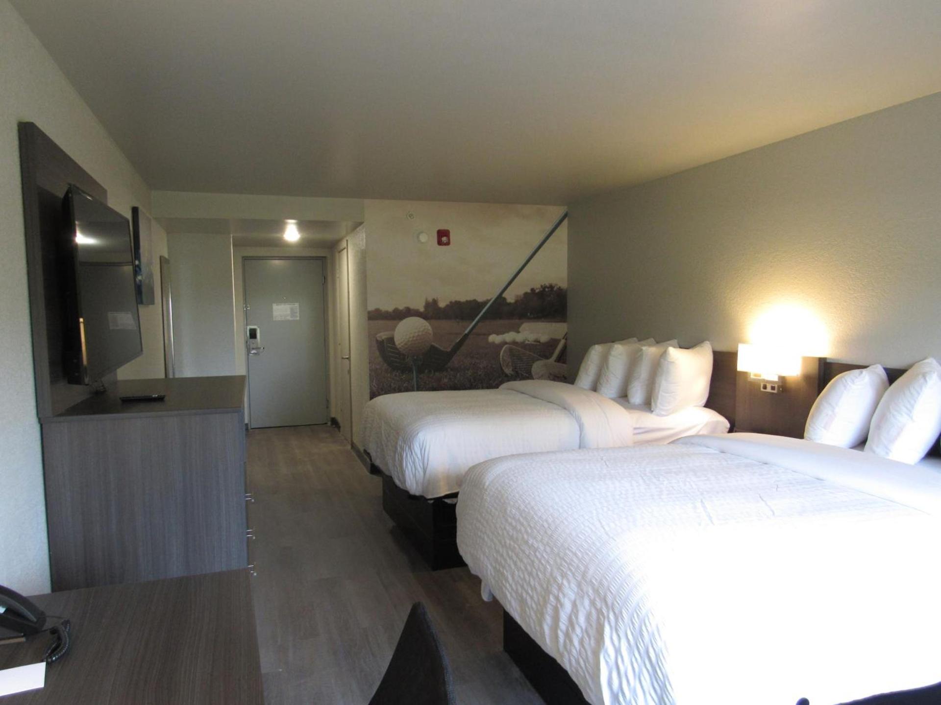 Clarion Pointe McDonough photo 43