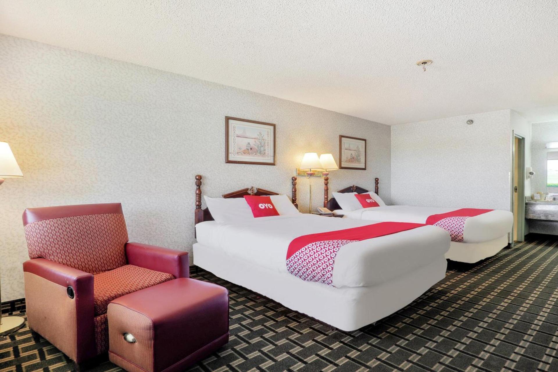 Lonestar Inn & Suites, Erick OK Hwy 40 BY OYO photo 31