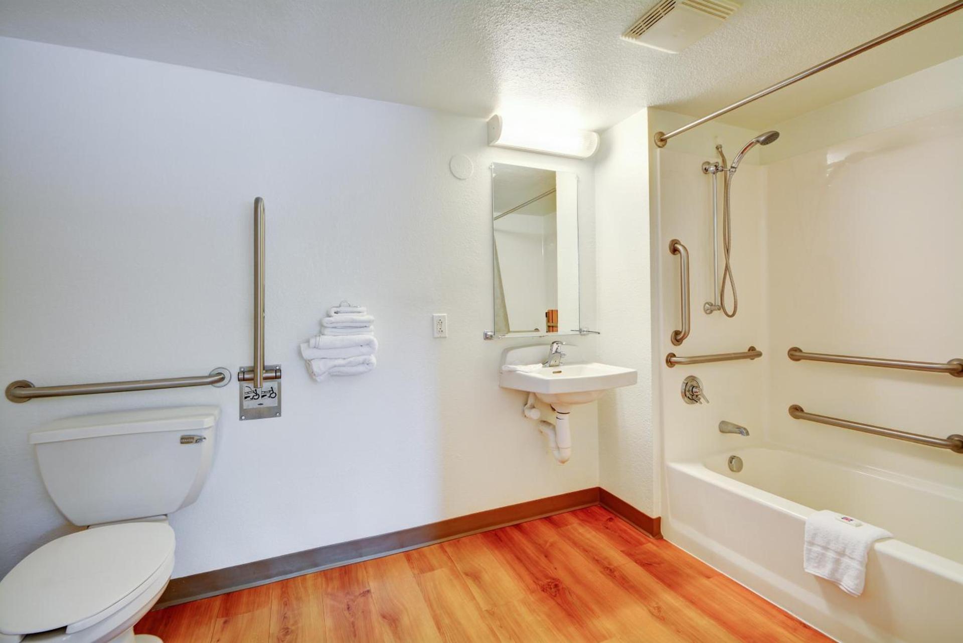Motel 6-Southington, CT - Hartford photo 3
