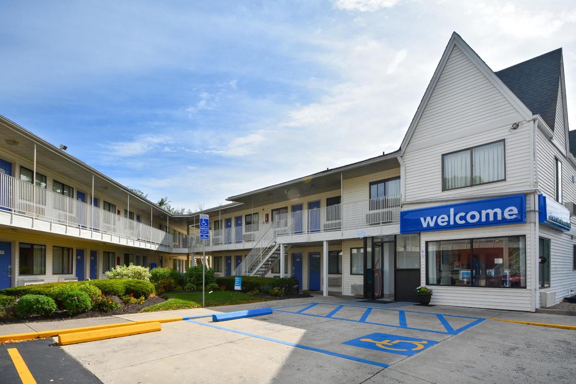 Motel 6-Southington, CT - Hartford photo 13