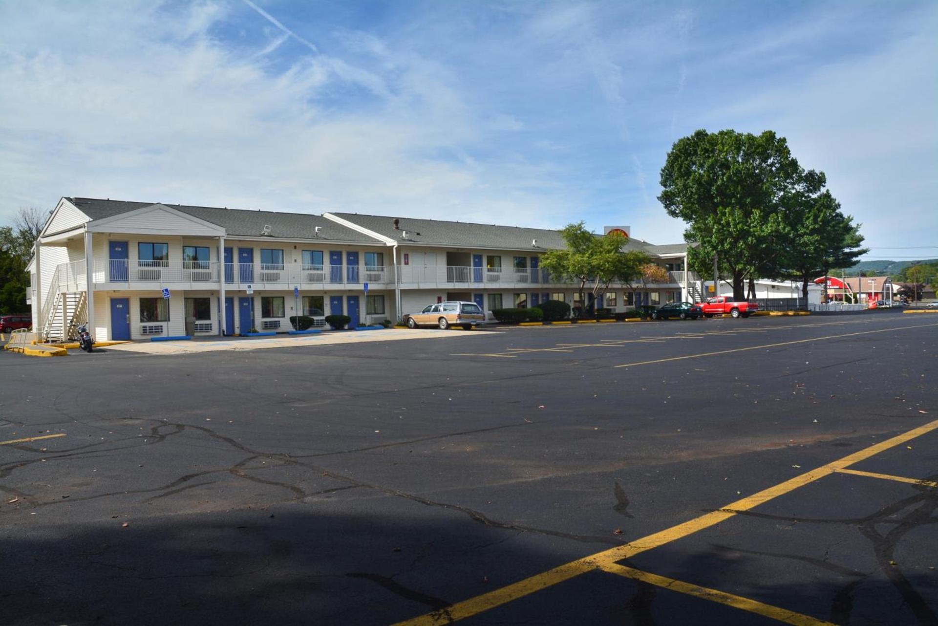 Motel 6-Southington, CT - Hartford photo 22