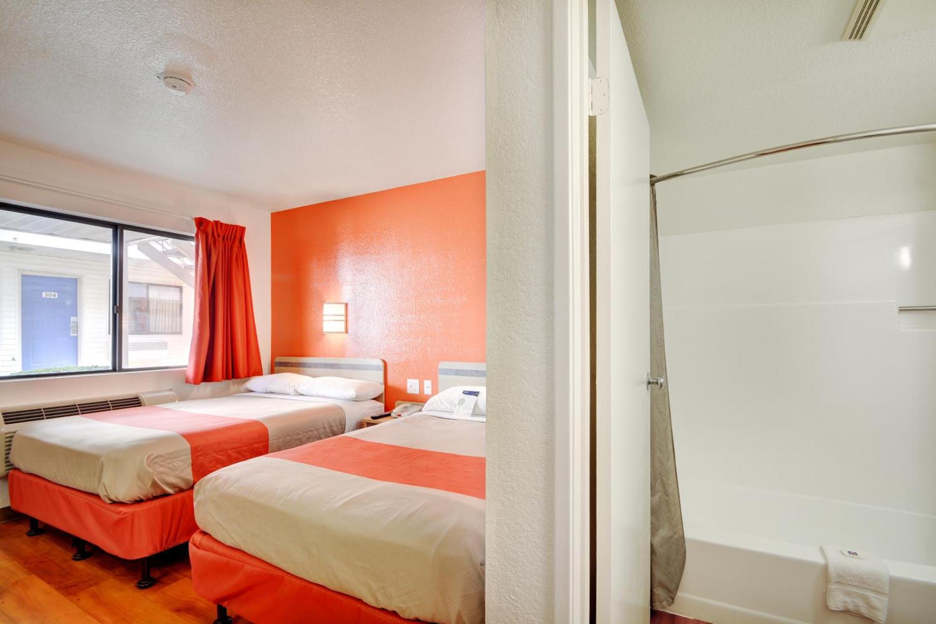 Motel 6-Southington, CT - Hartford photo 27