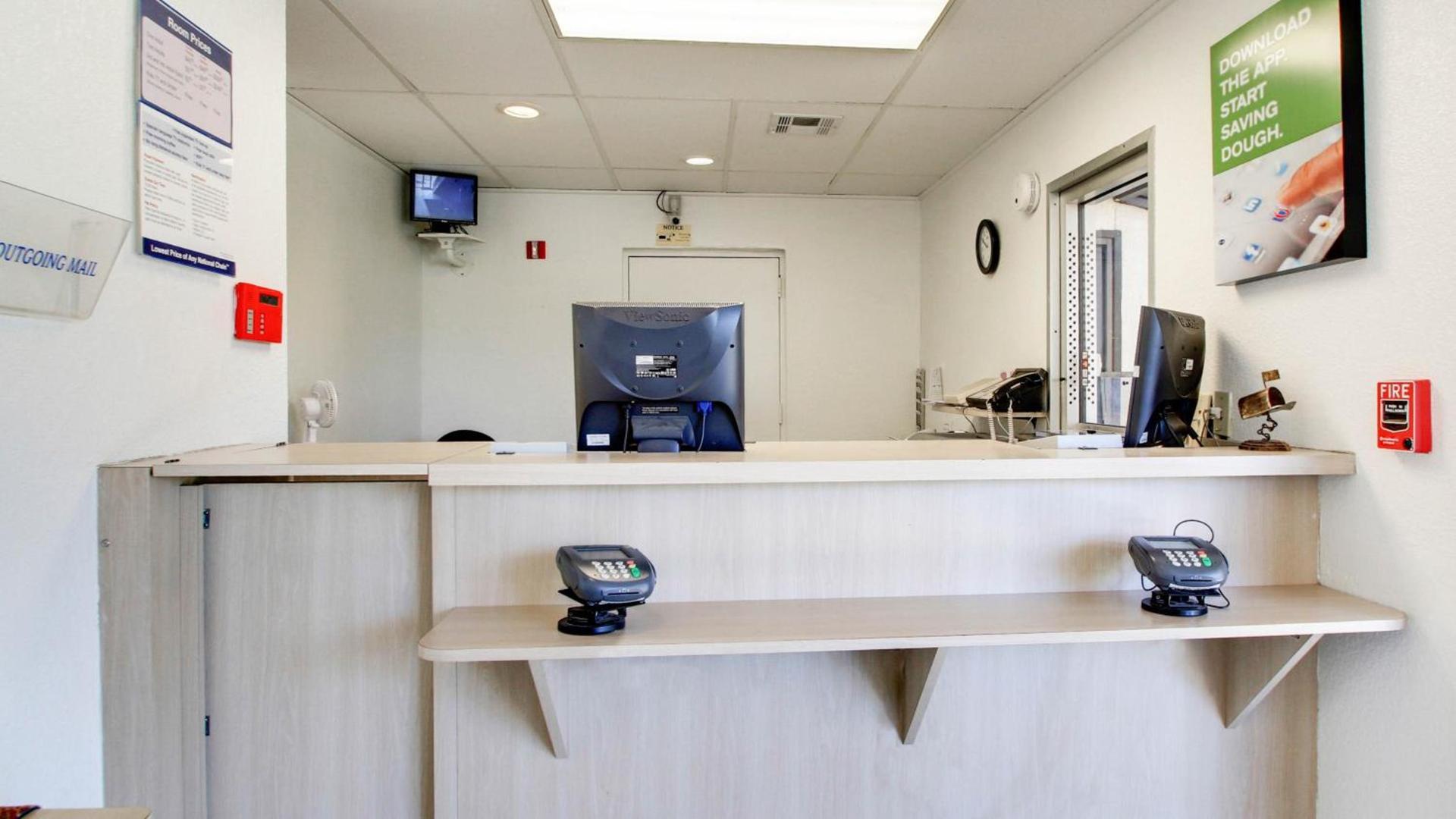 Quality Inn Shawnee North I-40 photo 11