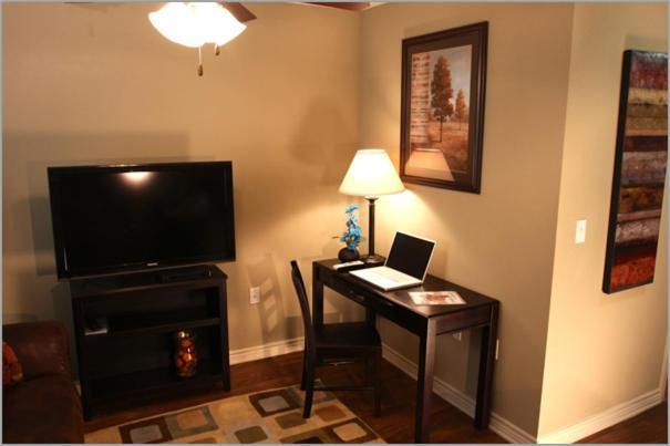 Eagle's Den Suites Cotulla a Travelodge by Wyndham photo 25