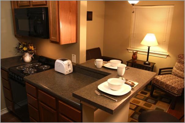 Eagle's Den Suites Cotulla a Travelodge by Wyndham photo 18