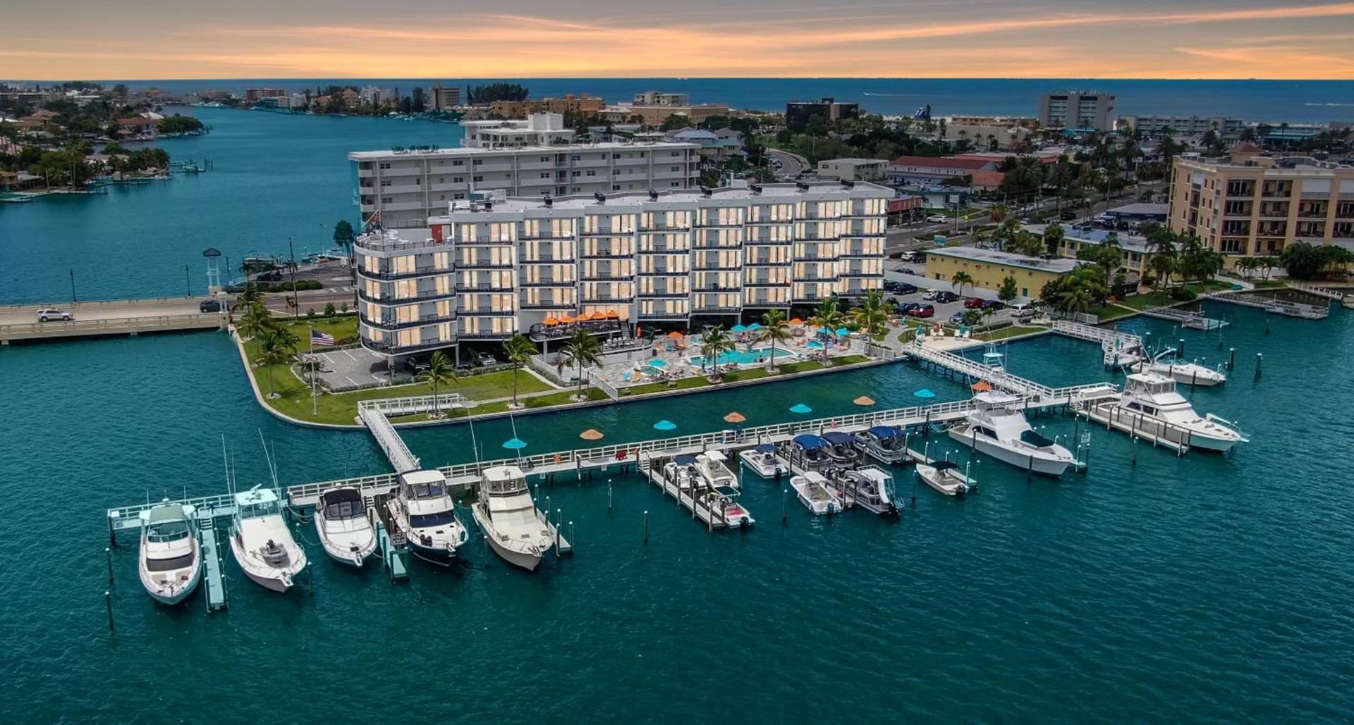 FUSION Resort Waterfront Suites — hotel in St Pete Beach
